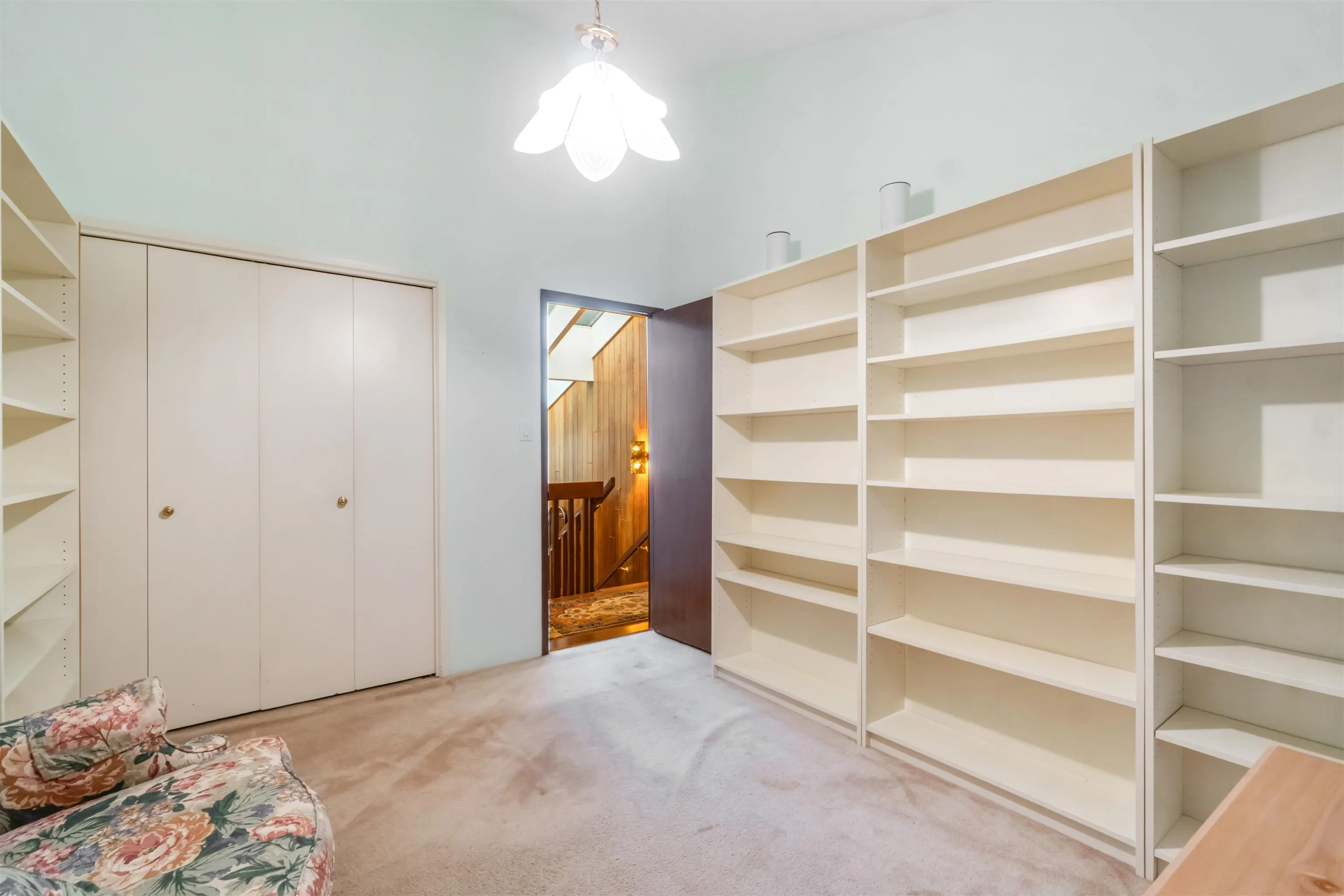4262 Yuculta Crescent