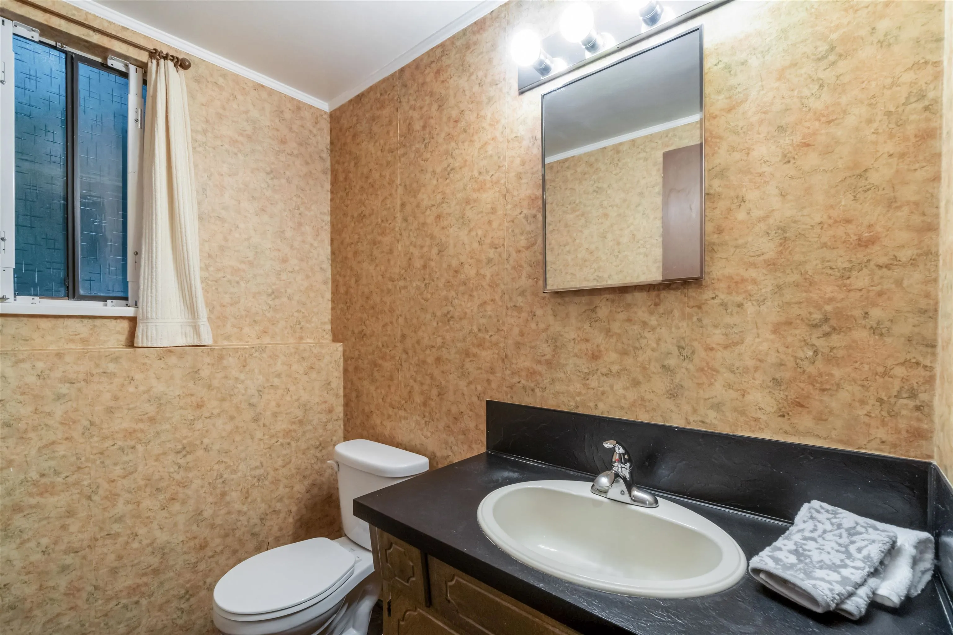 4262 Yuculta Crescent