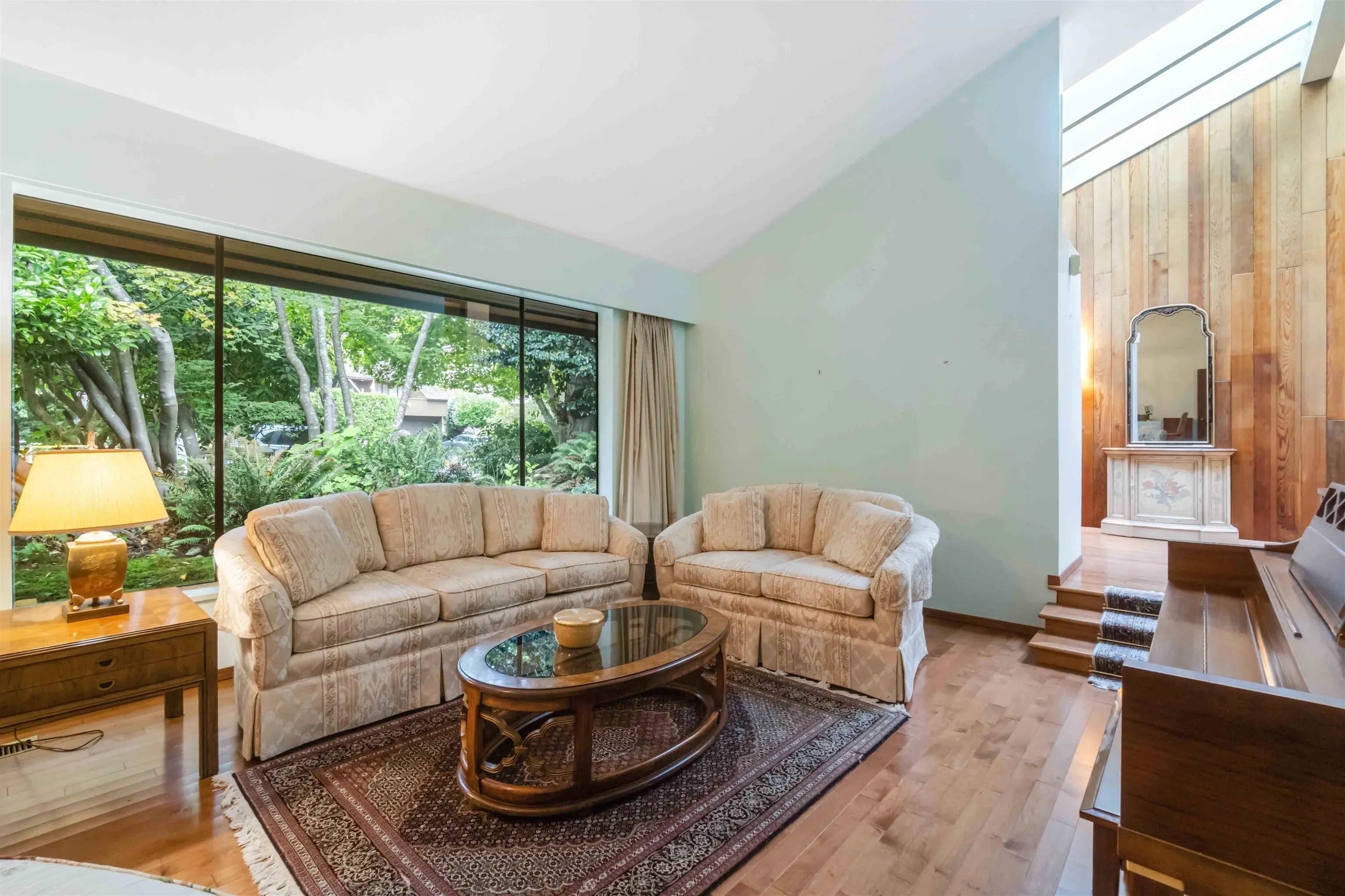 4262 Yuculta Crescent