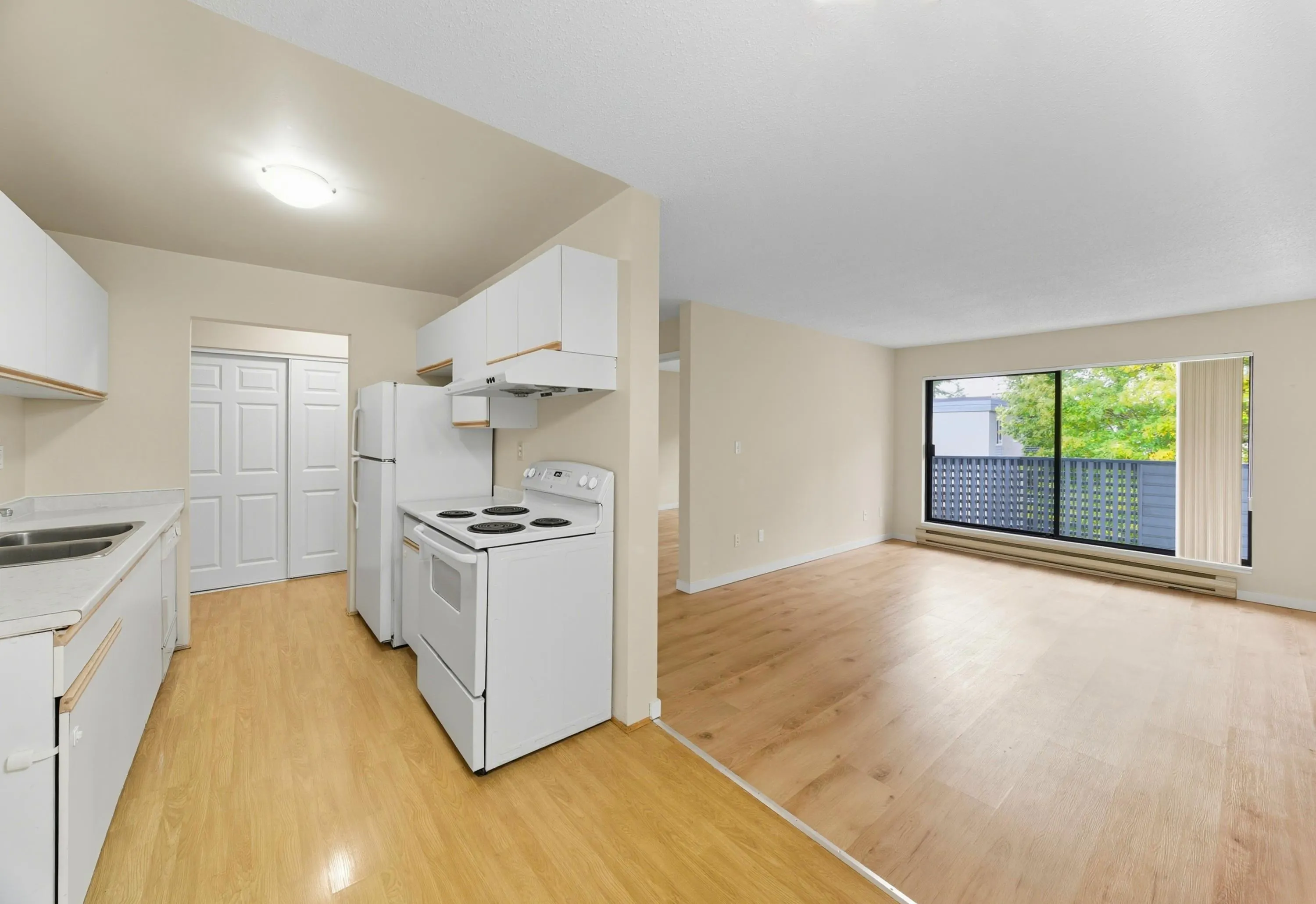313 8700 Ackroyd Road
