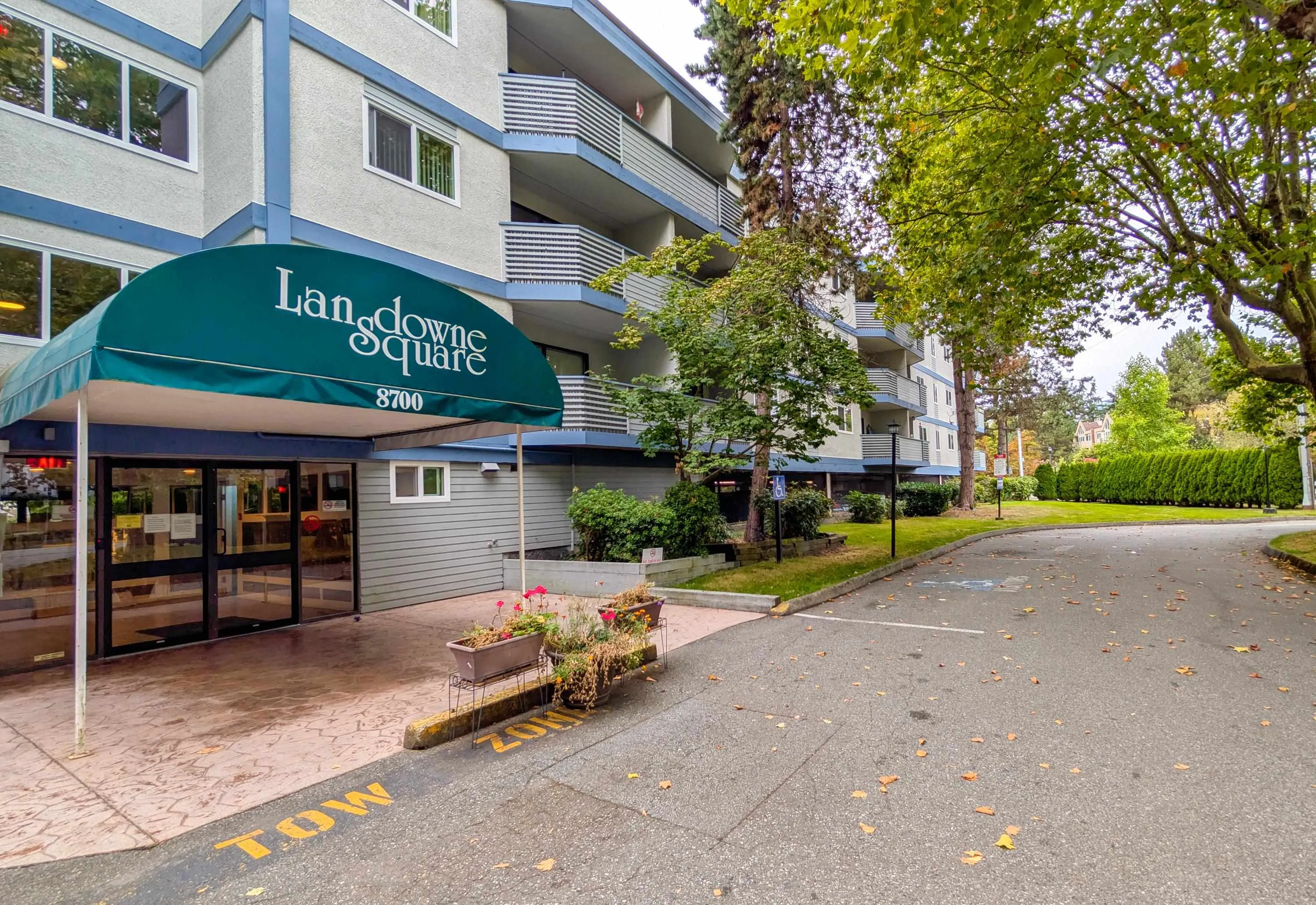 313 8700 Ackroyd Road