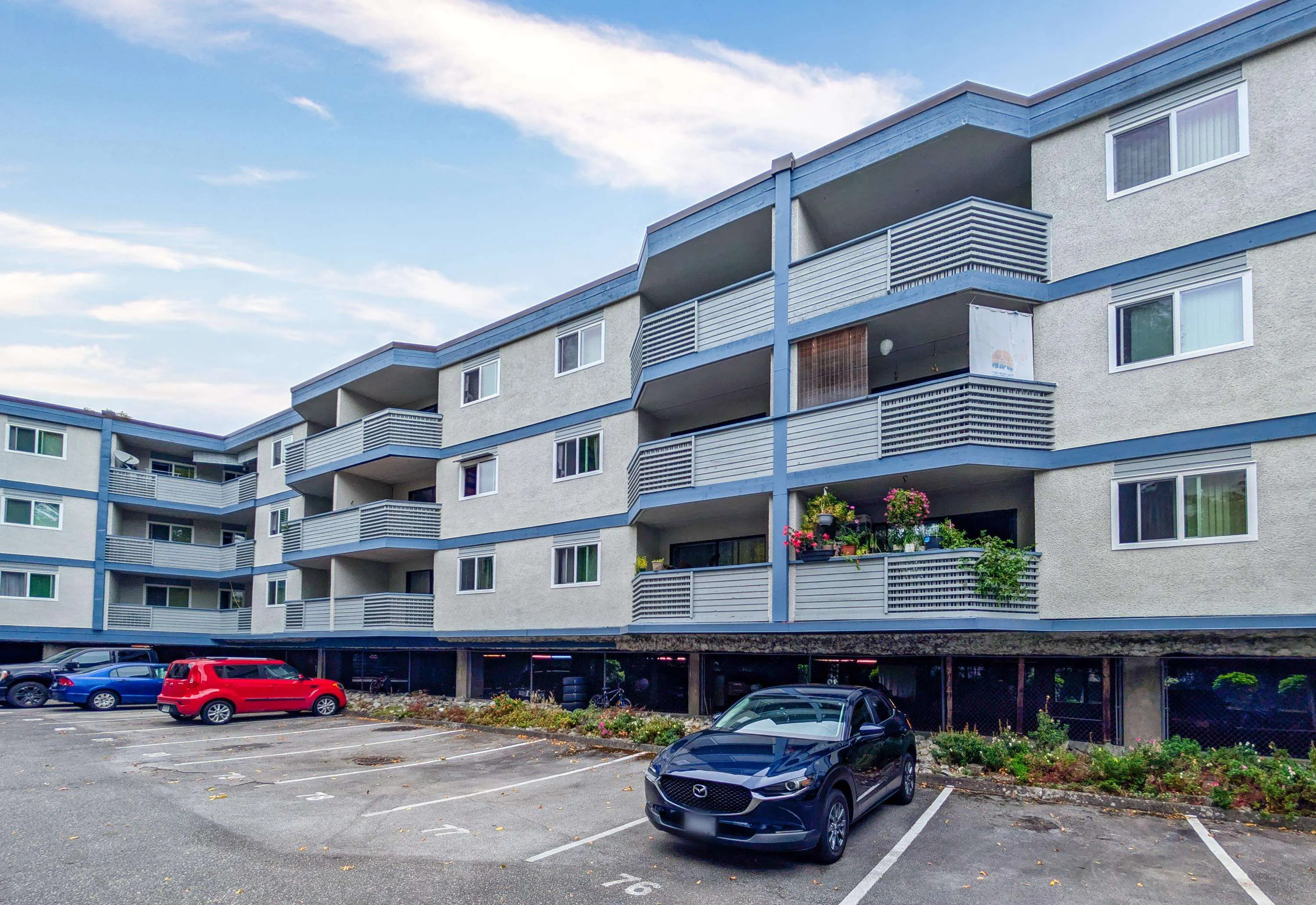 313 8700 Ackroyd Road