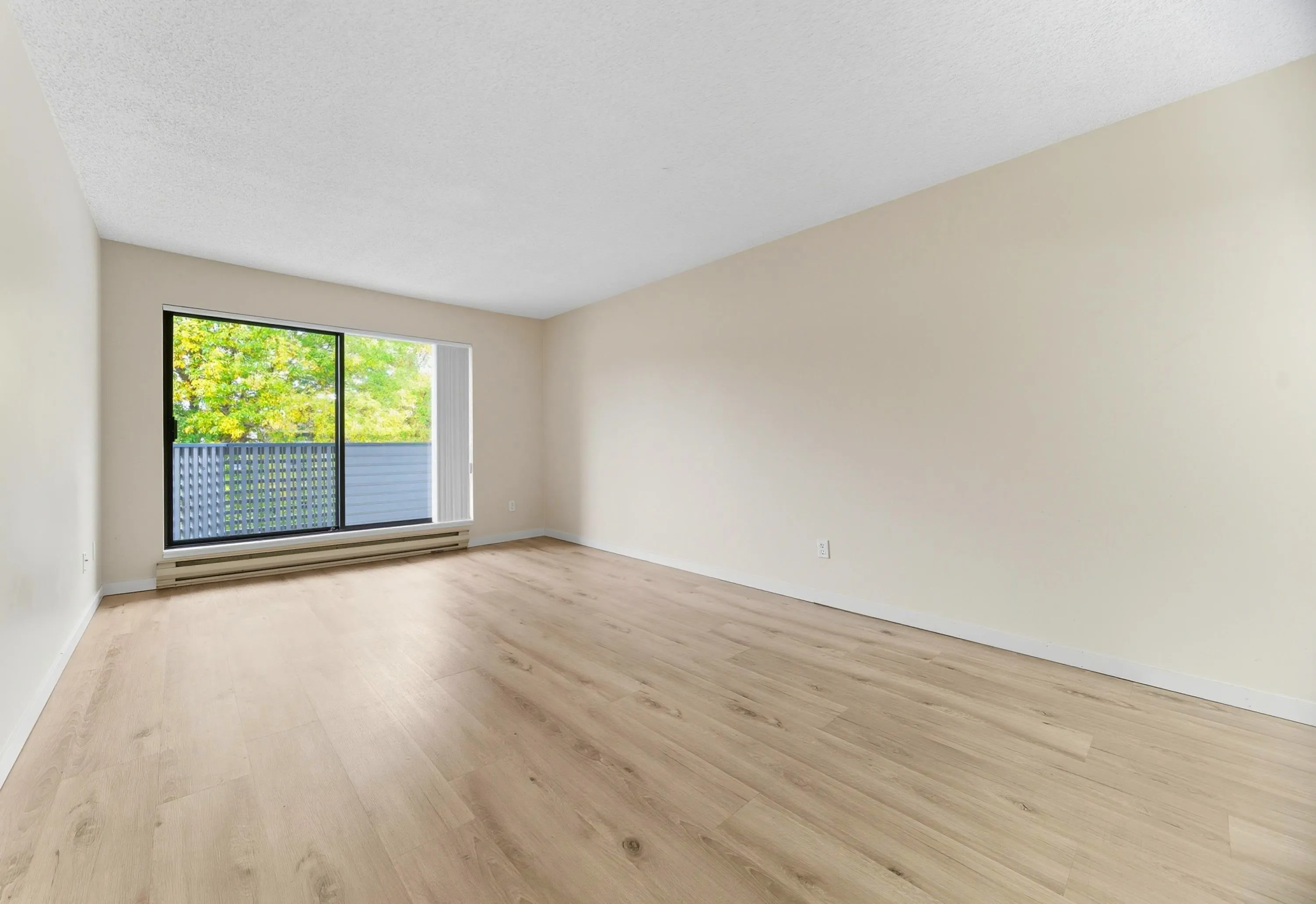 313 8700 Ackroyd Road