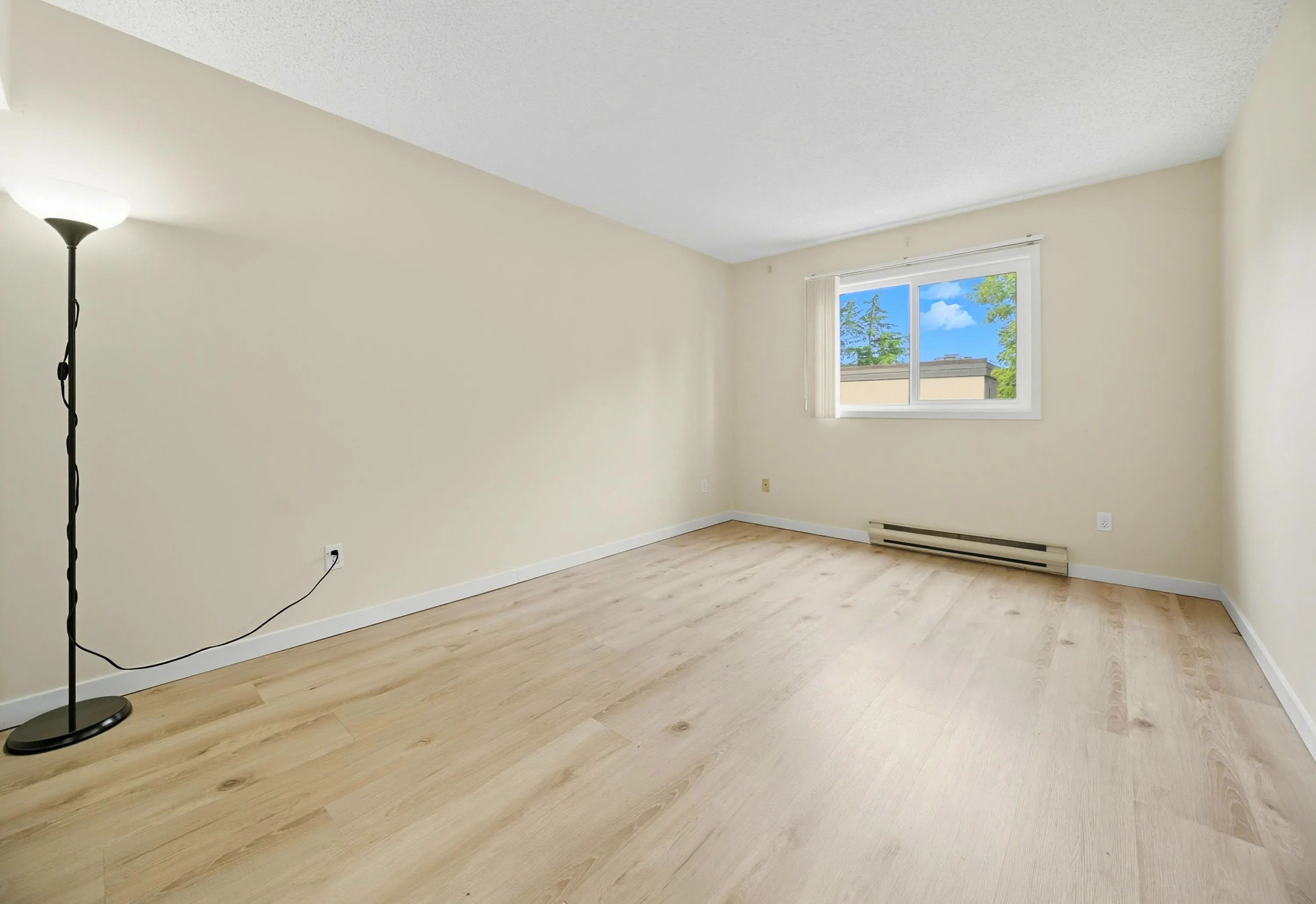 313 8700 Ackroyd Road