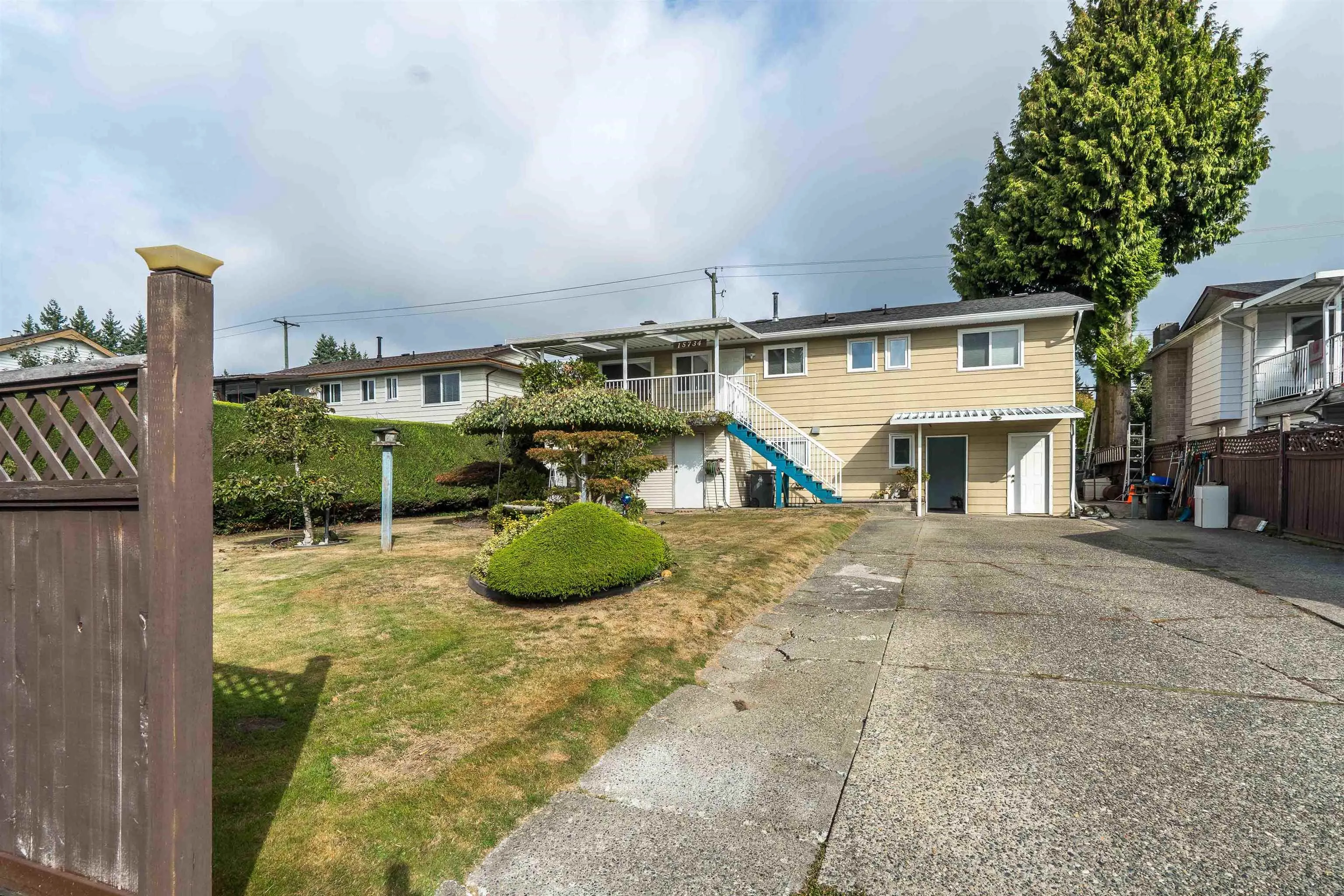 15734 96 Avenue