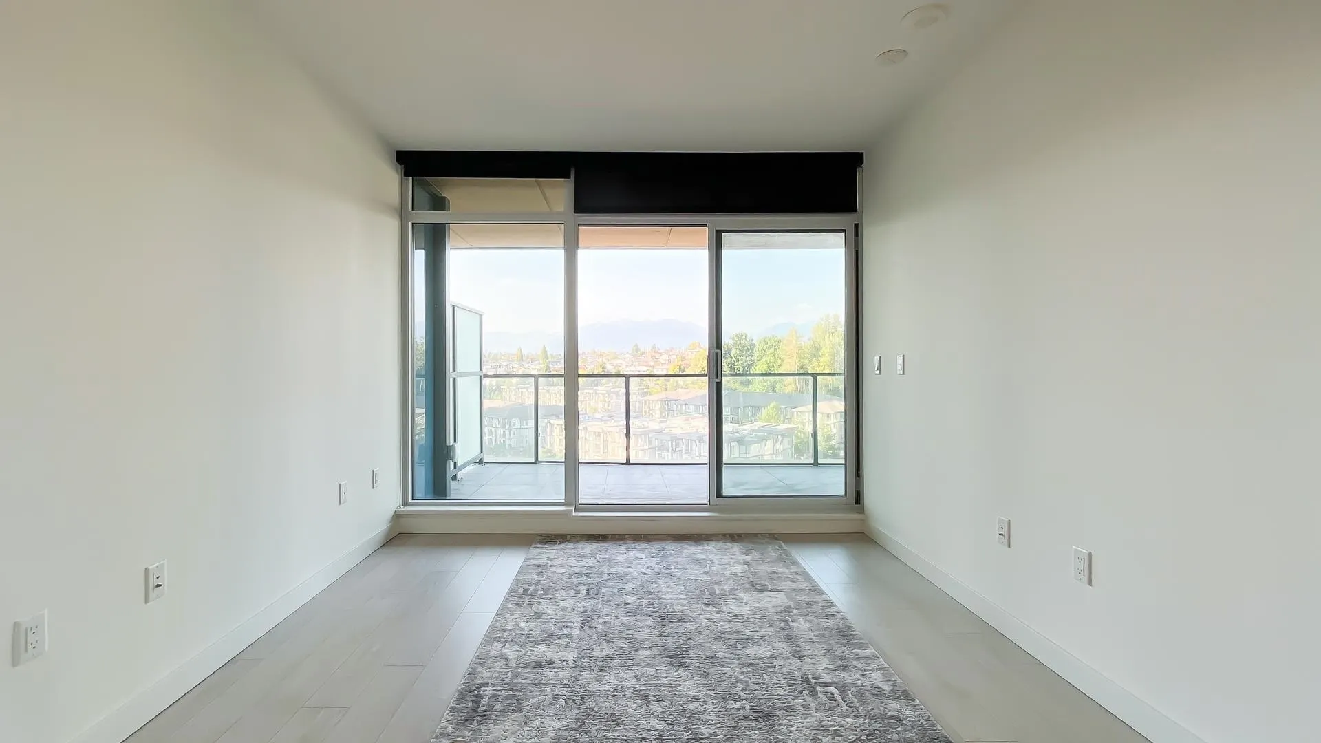 1106 4890 Lougheed Highway