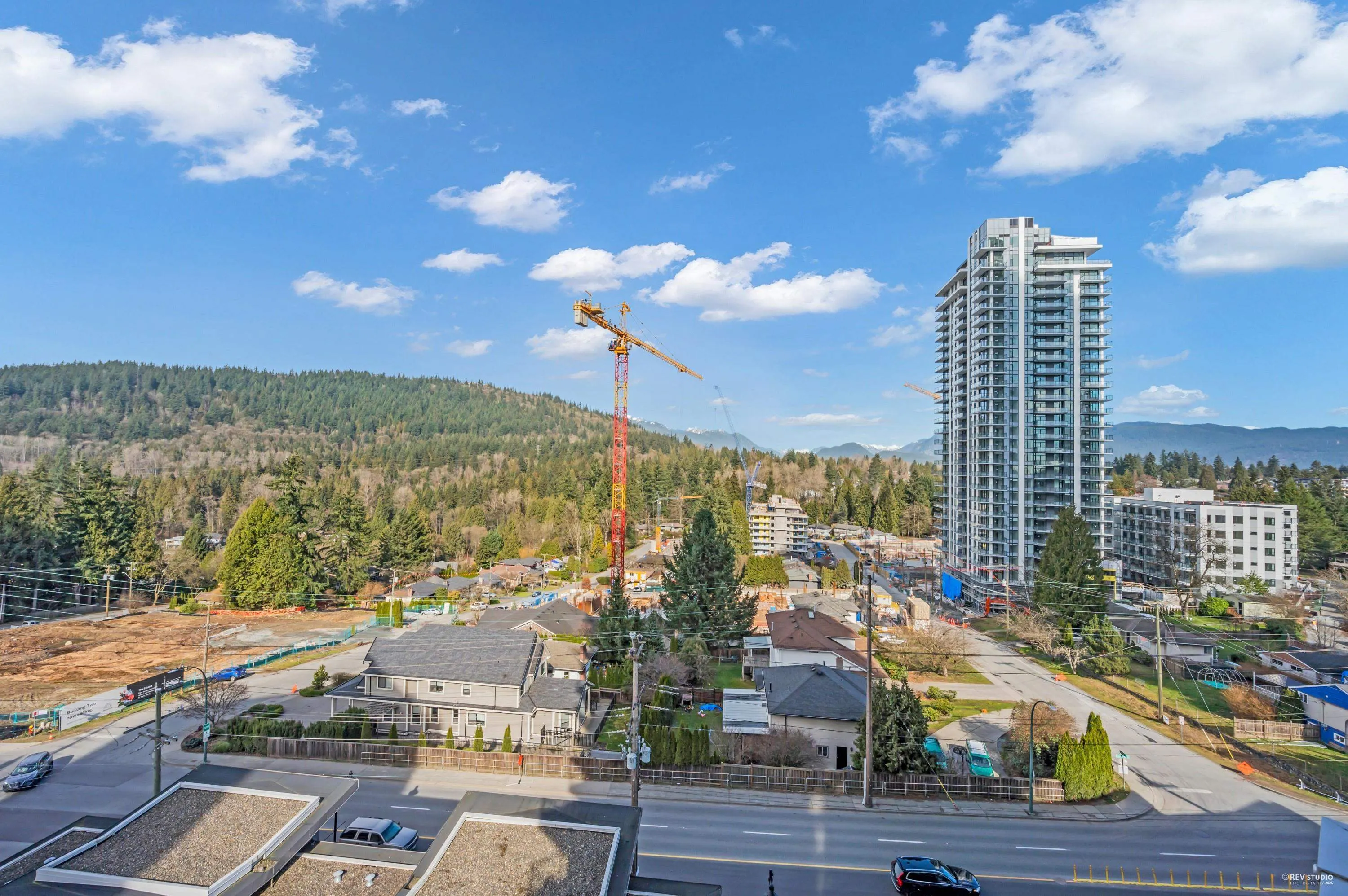 1002 520 Como Lake Avenue