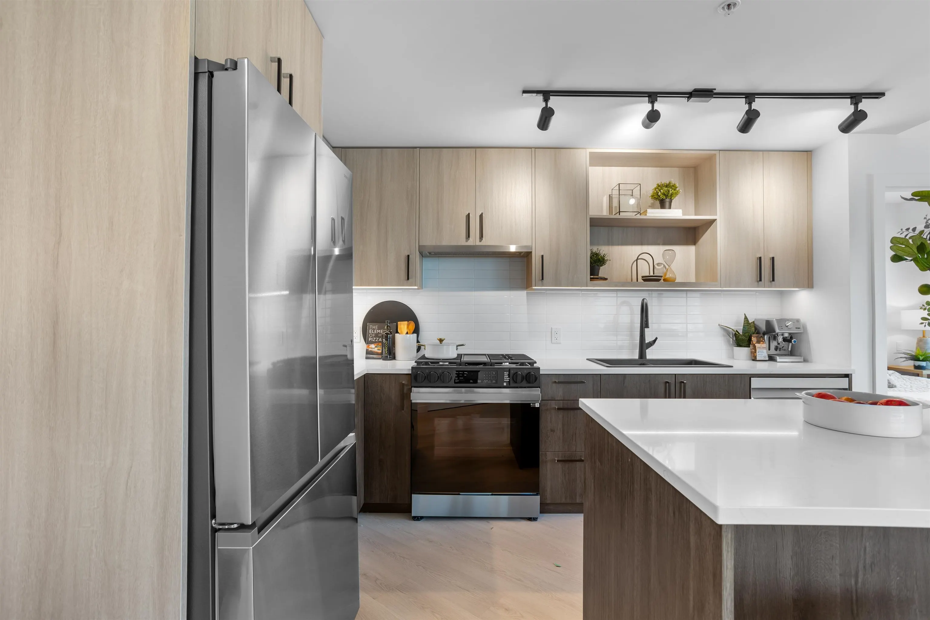 604 2002 St. George Street