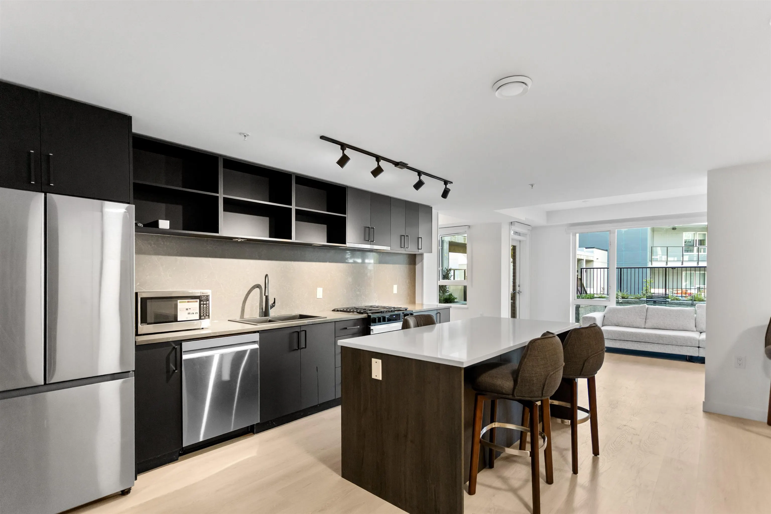 604 2002 St. George Street