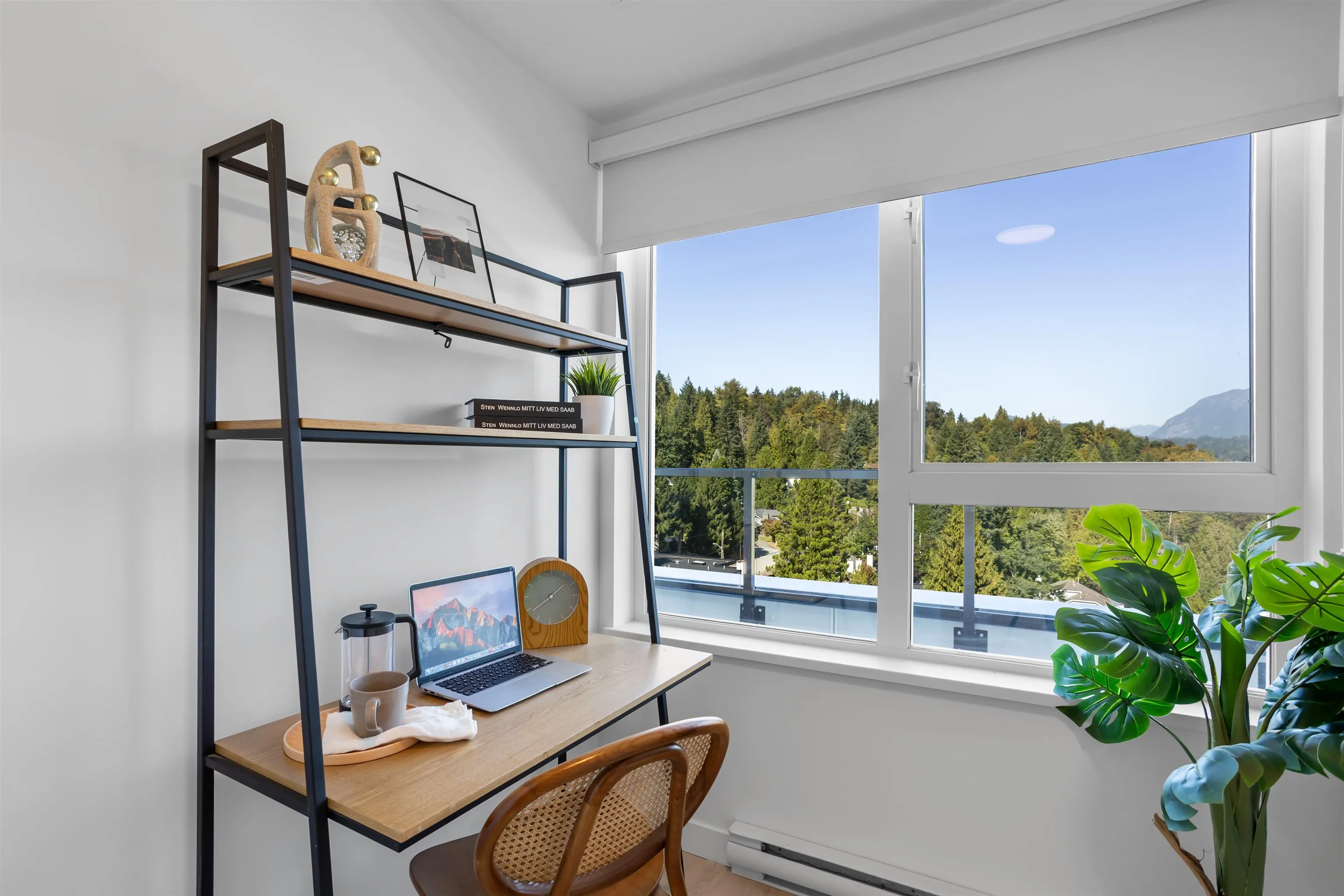 604 2002 St. George Street