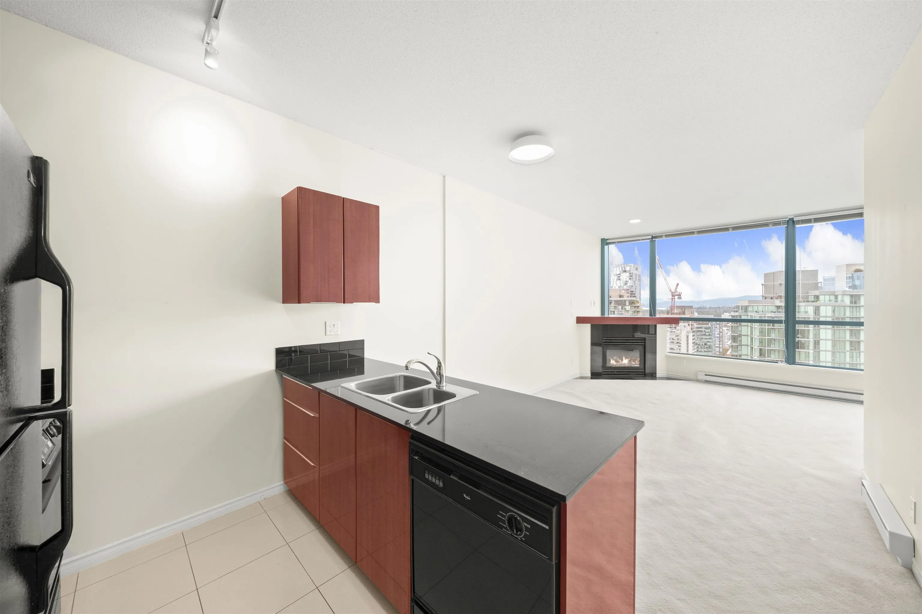 2605 1239 W Georgia Street