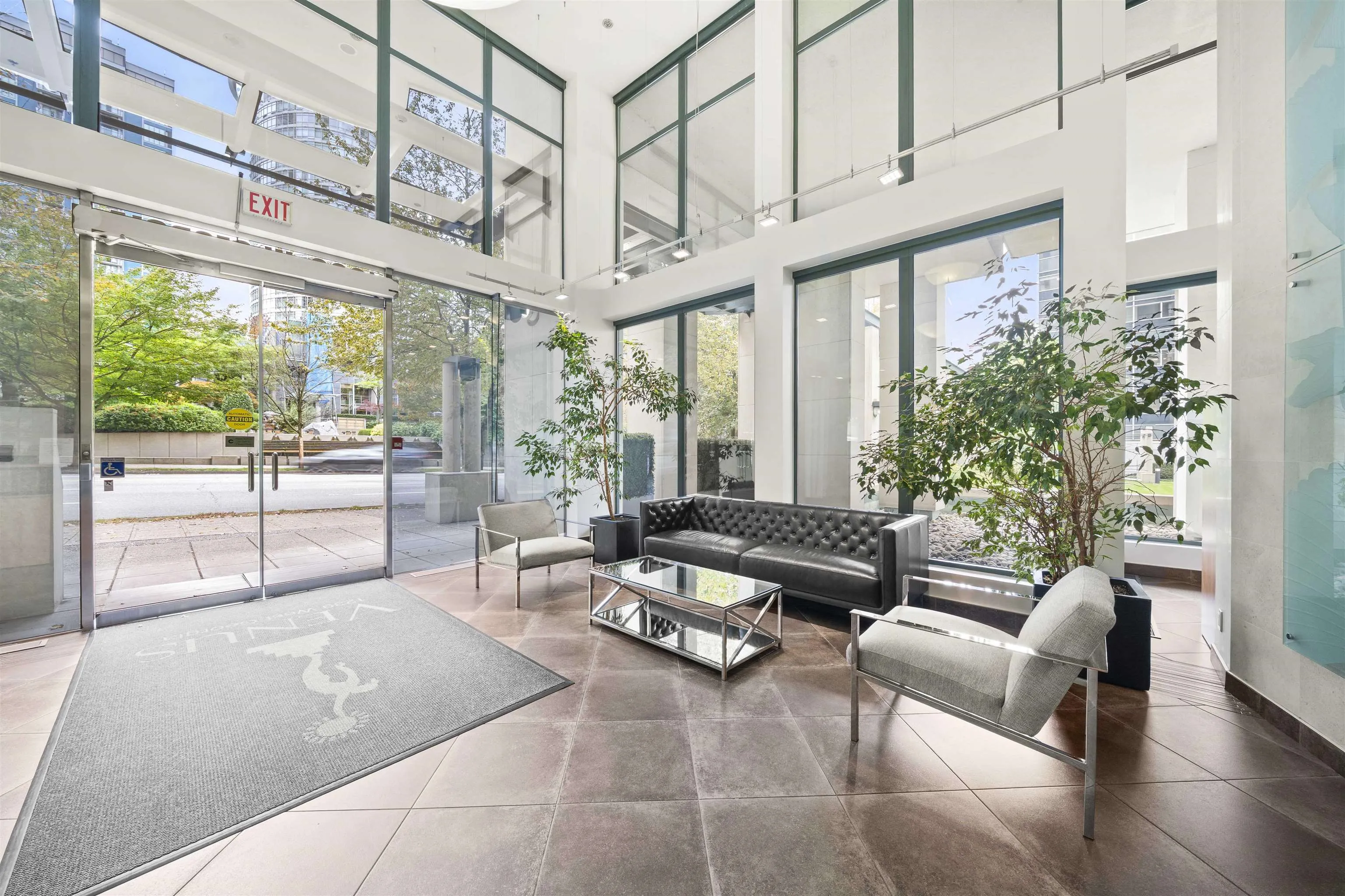 2605 1239 W Georgia Street