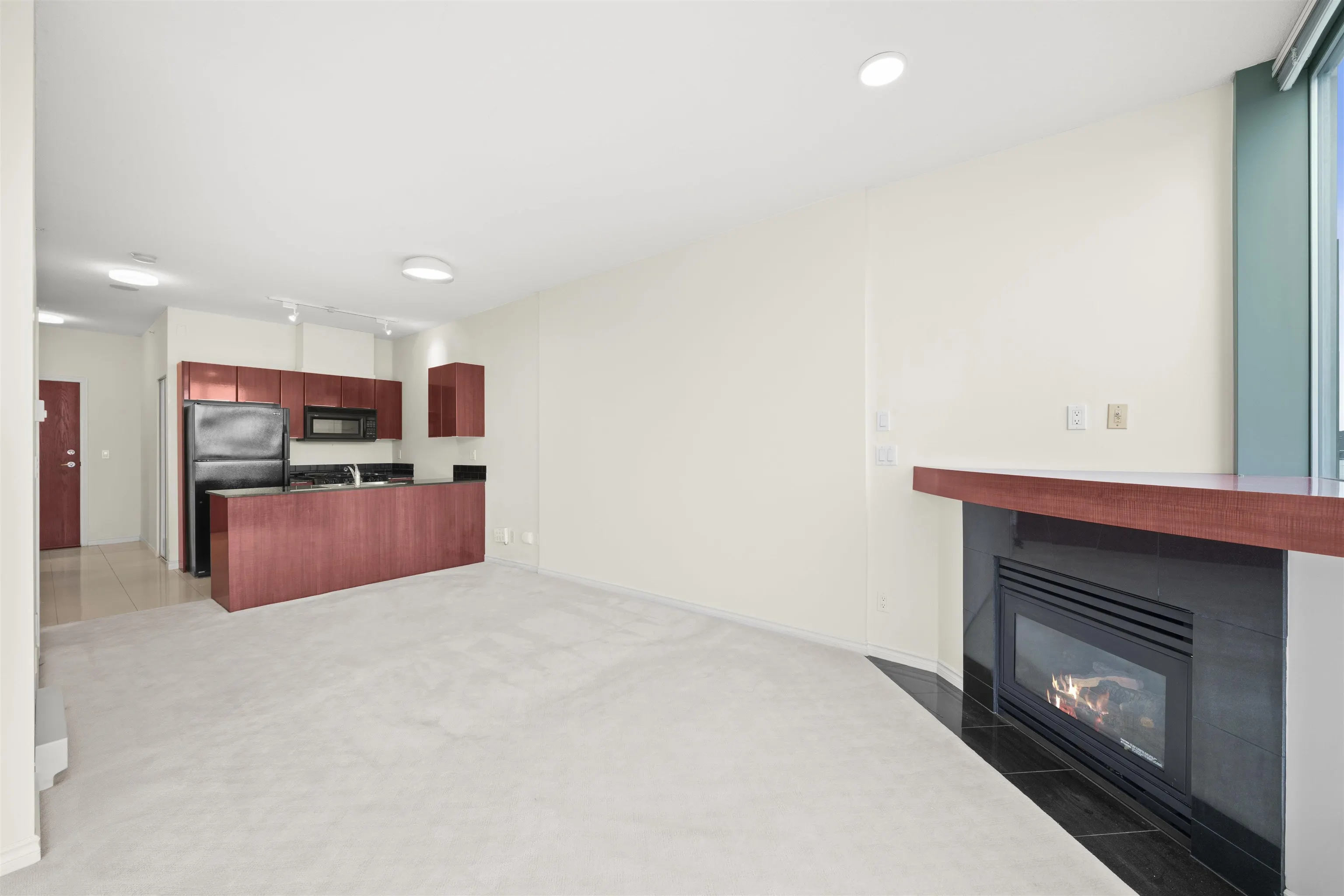 2605 1239 W Georgia Street