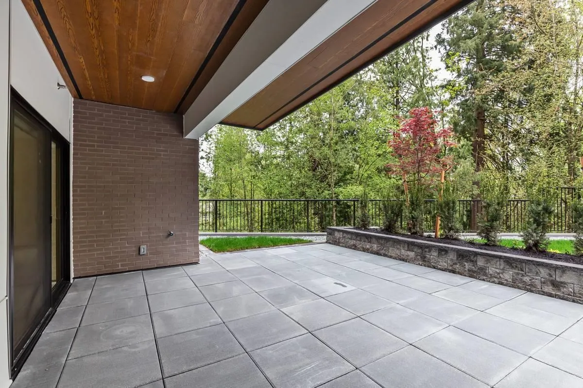 103 3182 Gladwin Rd