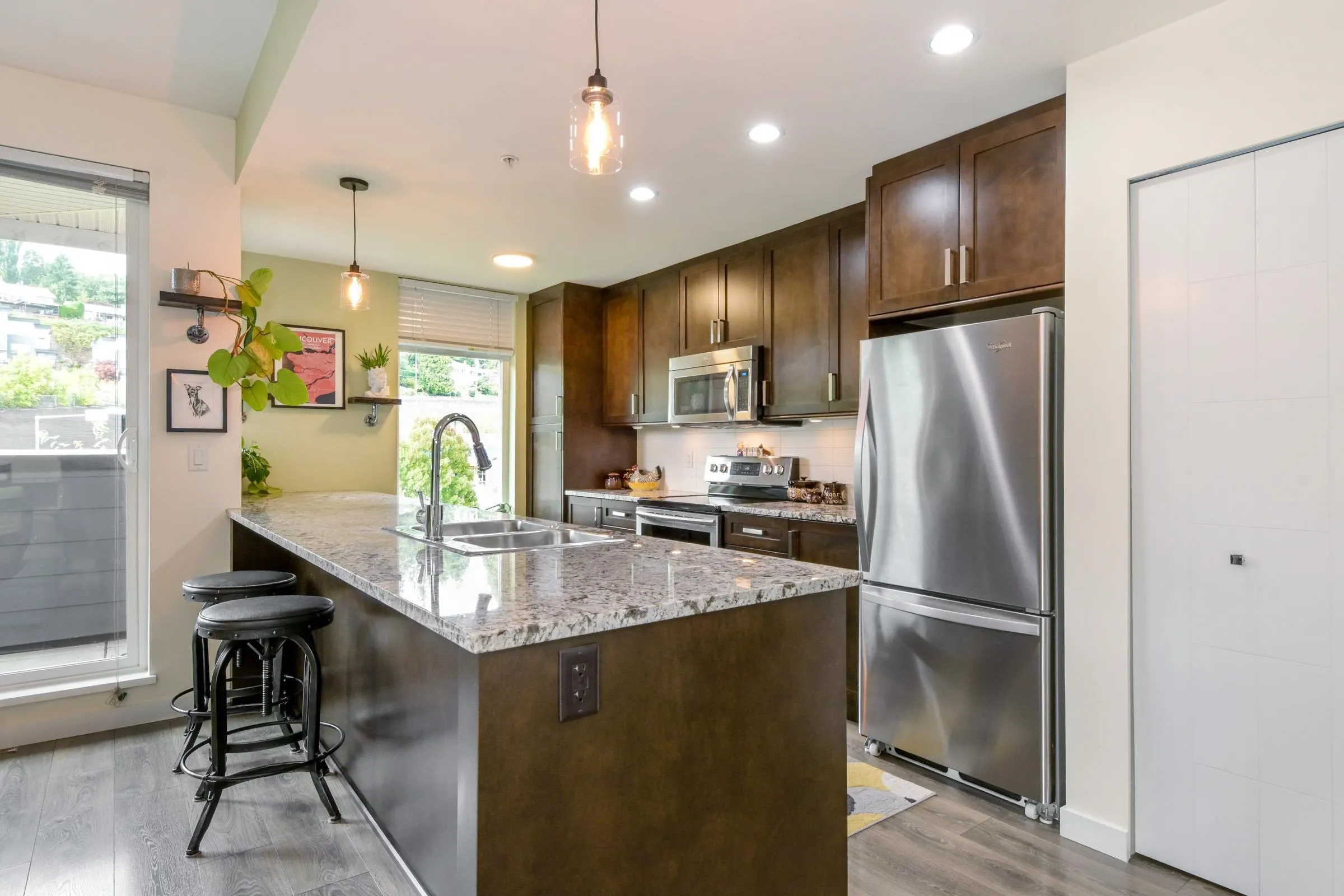 410 2242 Whatcom Road