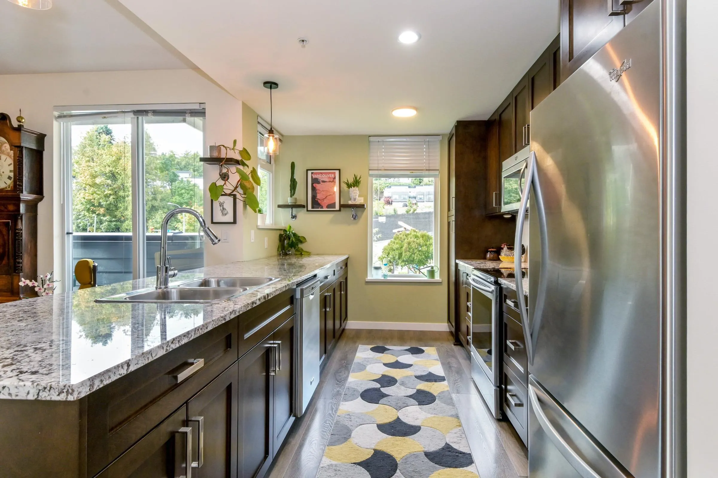 410 2242 Whatcom Road