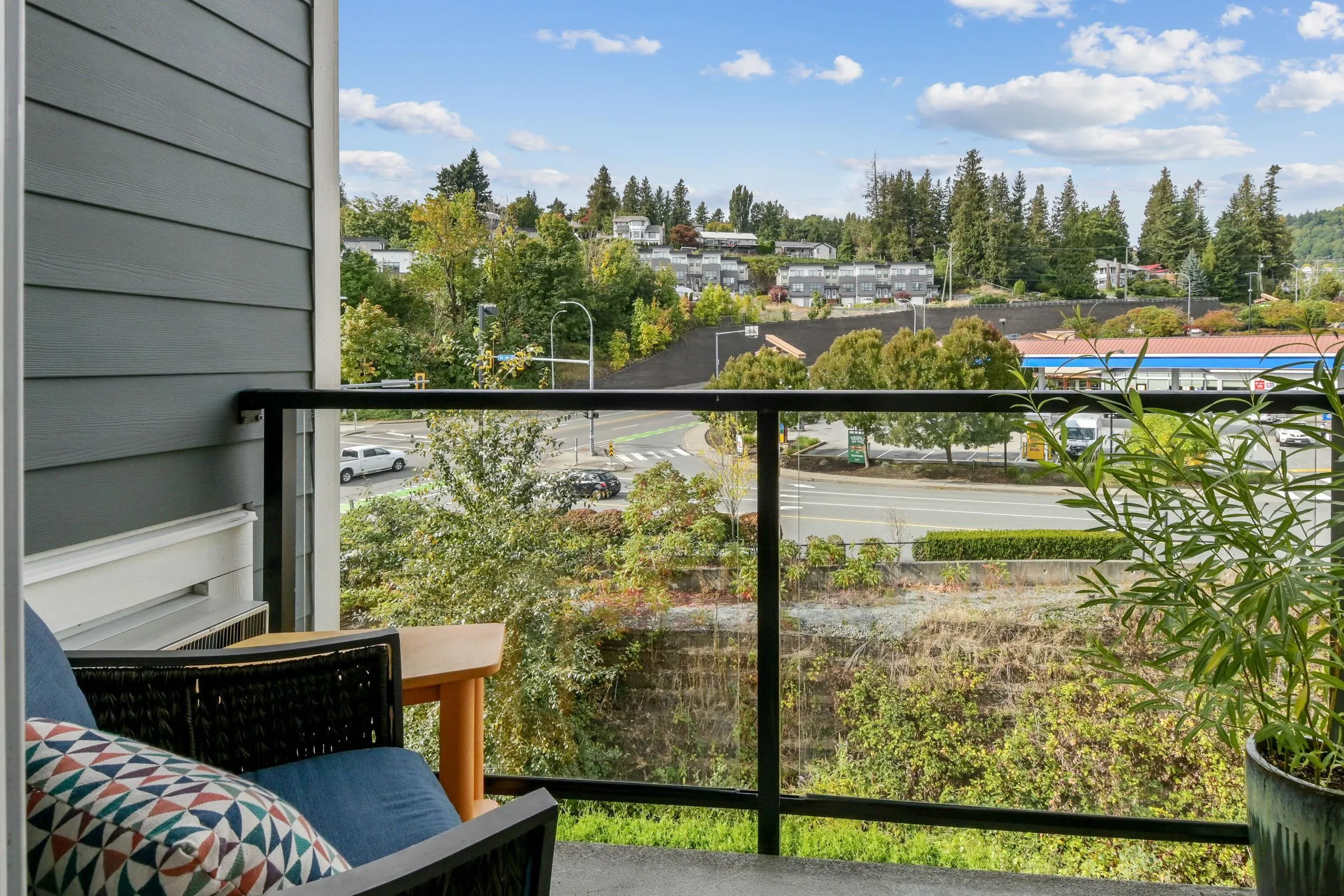 410 2242 Whatcom Road