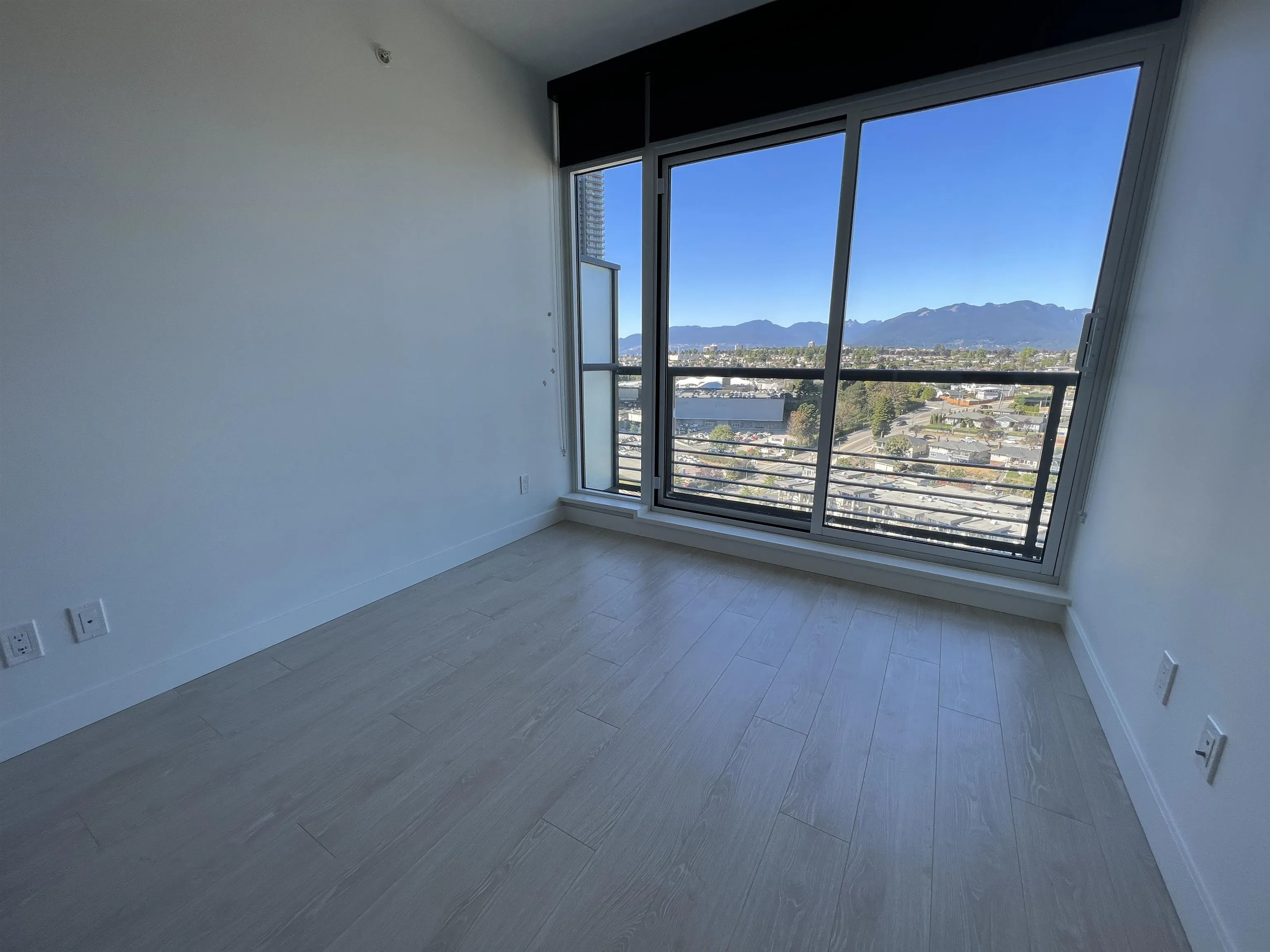 17xx 4720 Lougheed Highway