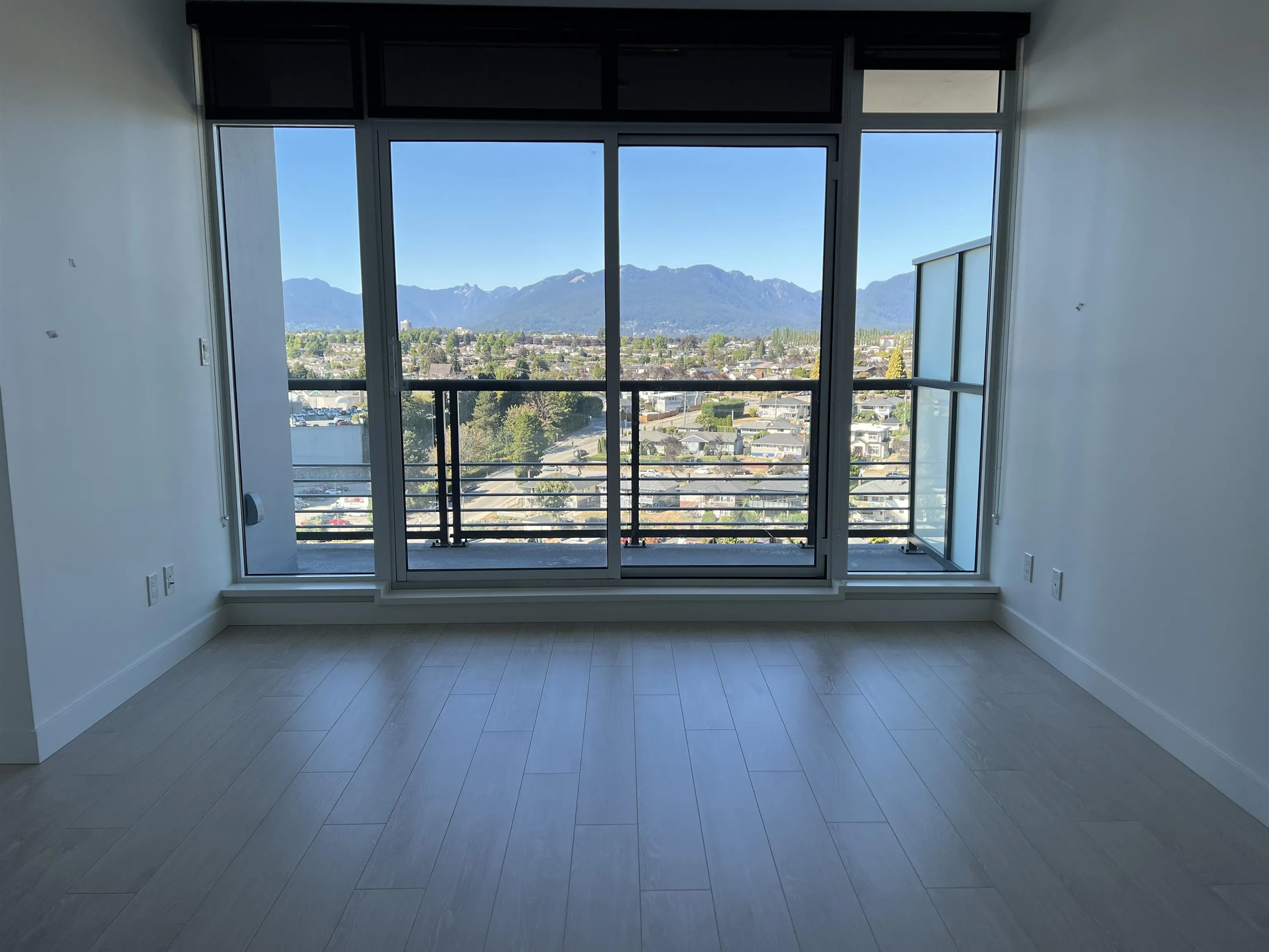 17xx 4720 Lougheed Highway