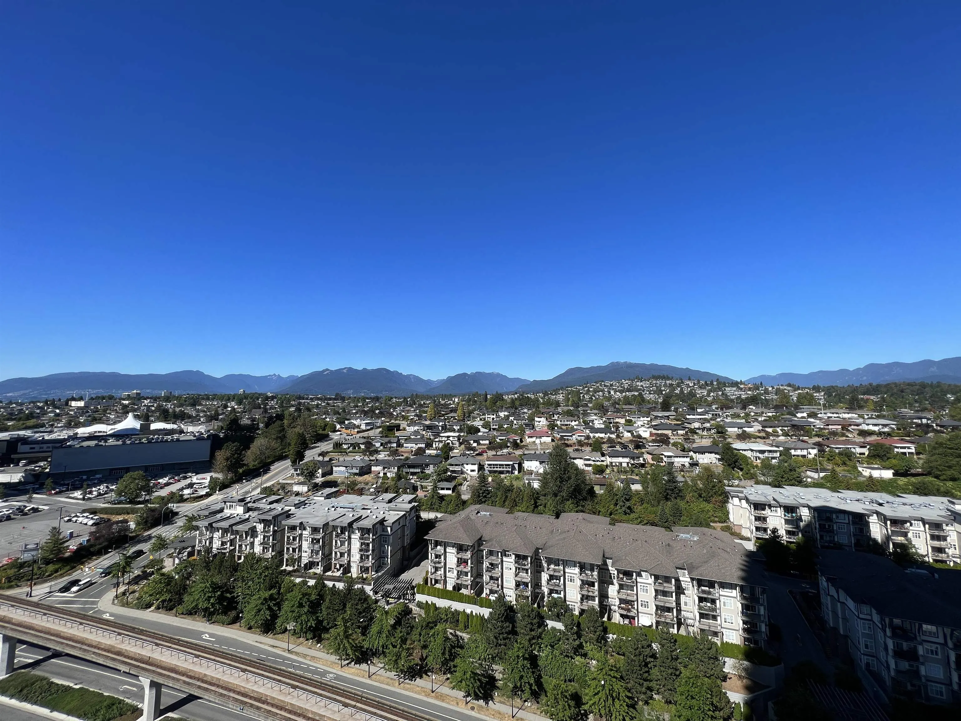 17xx 4720 Lougheed Highway
