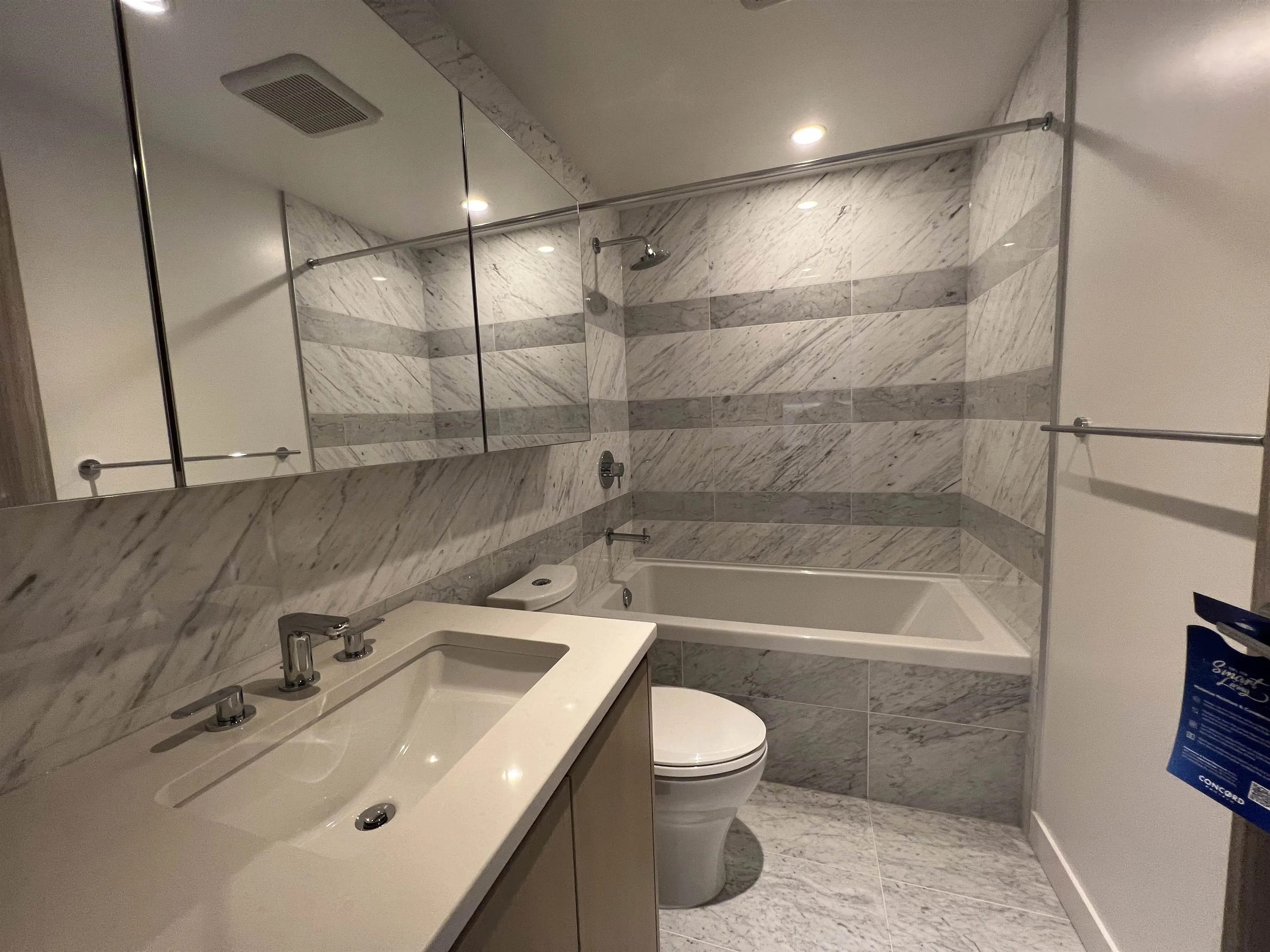 17xx 4720 Lougheed Highway