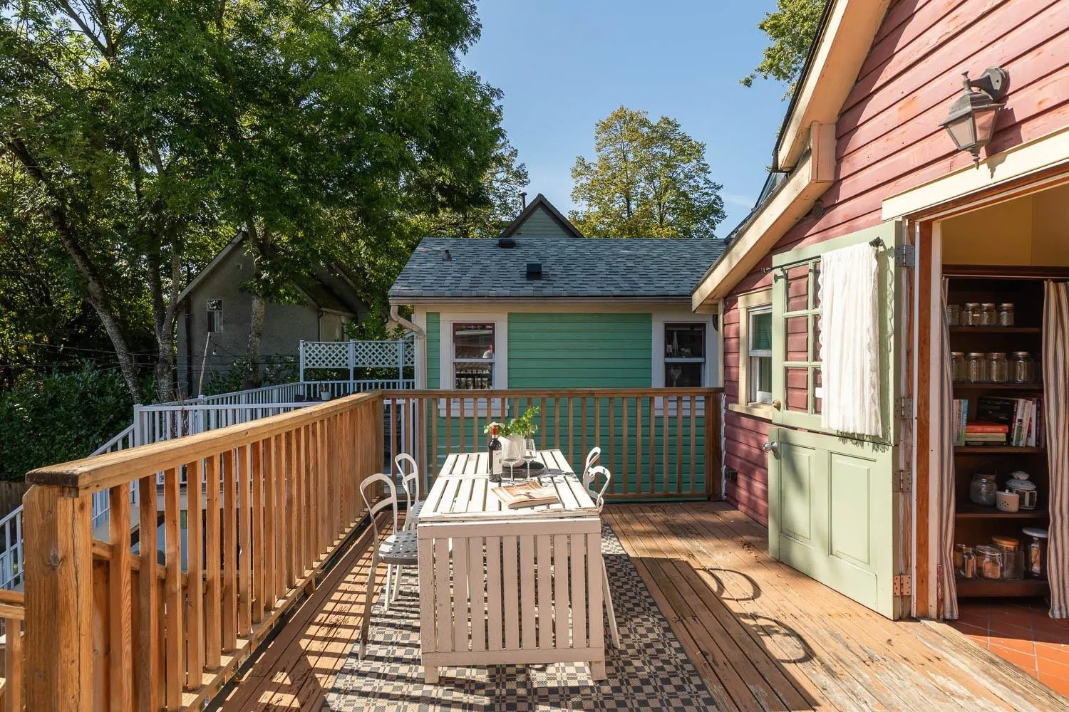 518 E Georgia Street