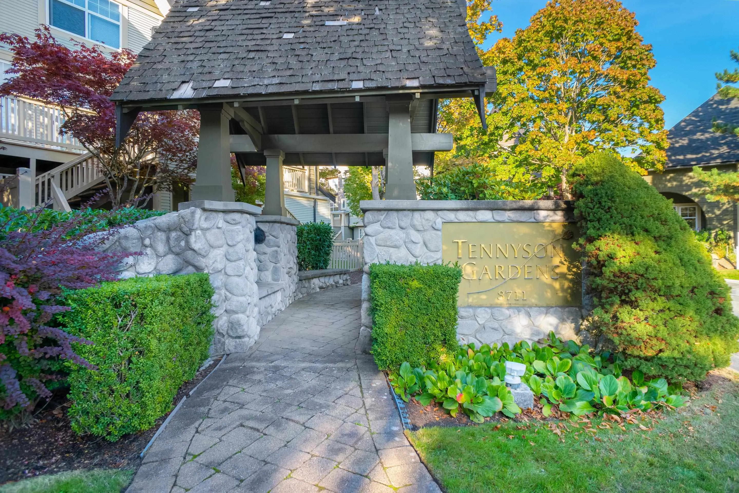 57 3711 Robson Court