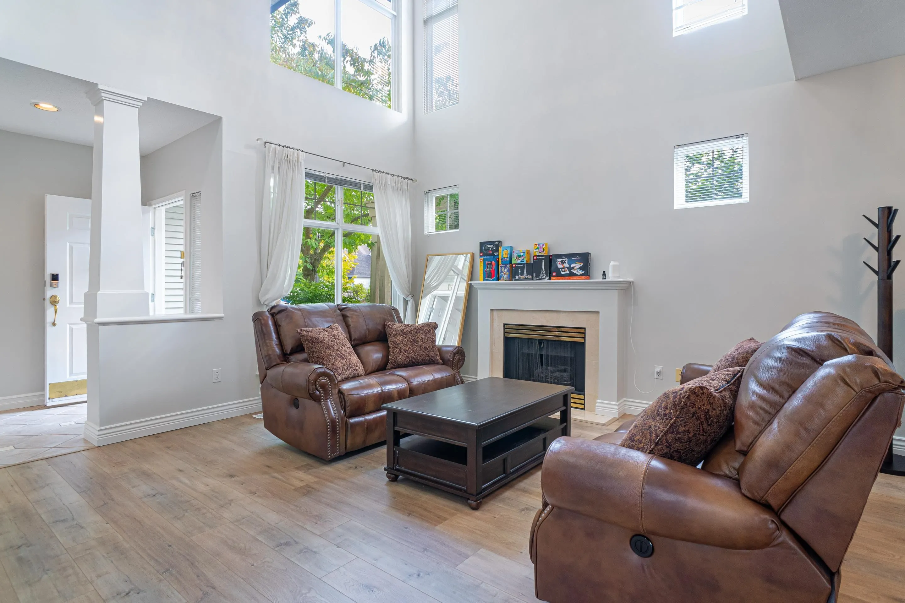 57 3711 Robson Court