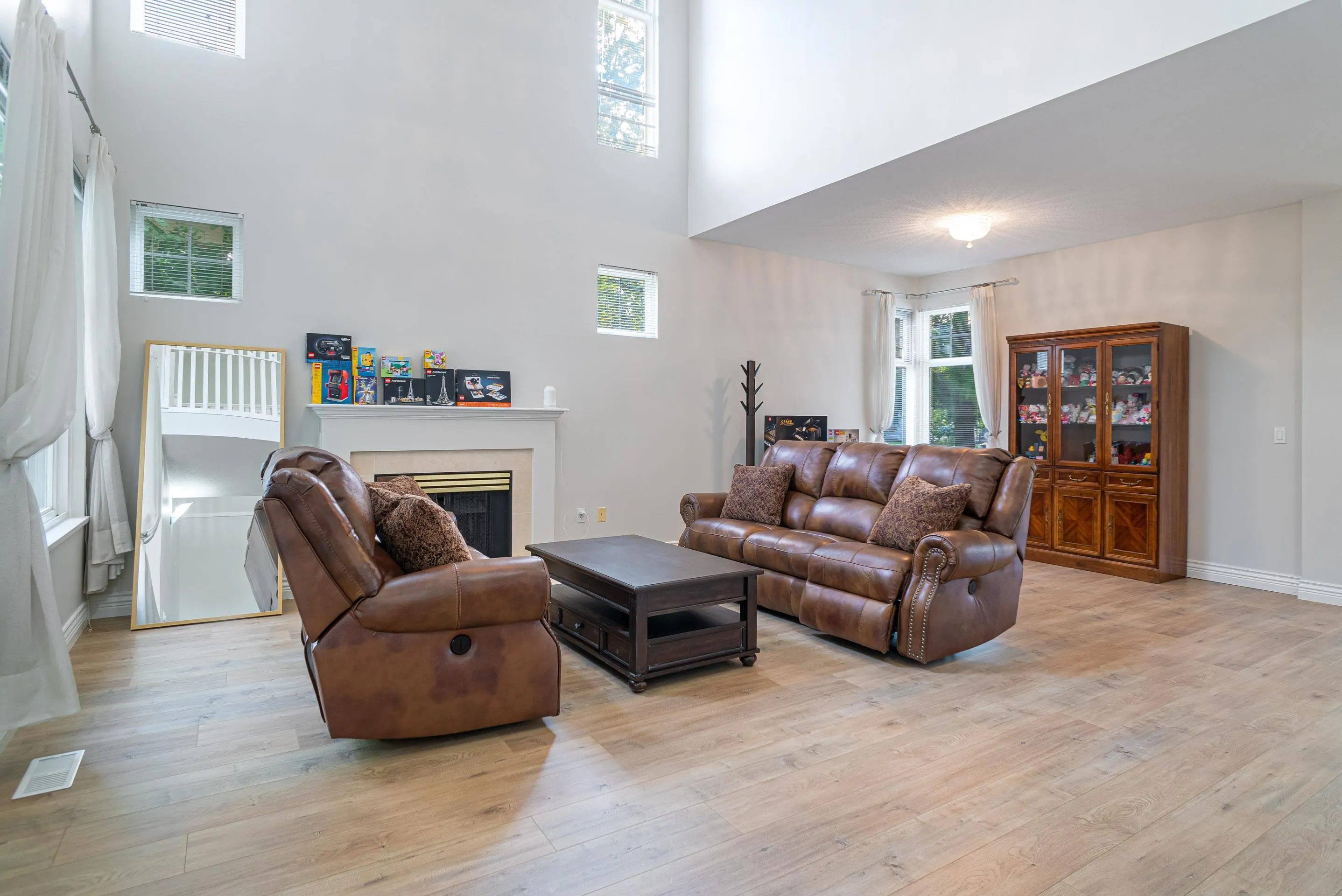 57 3711 Robson Court