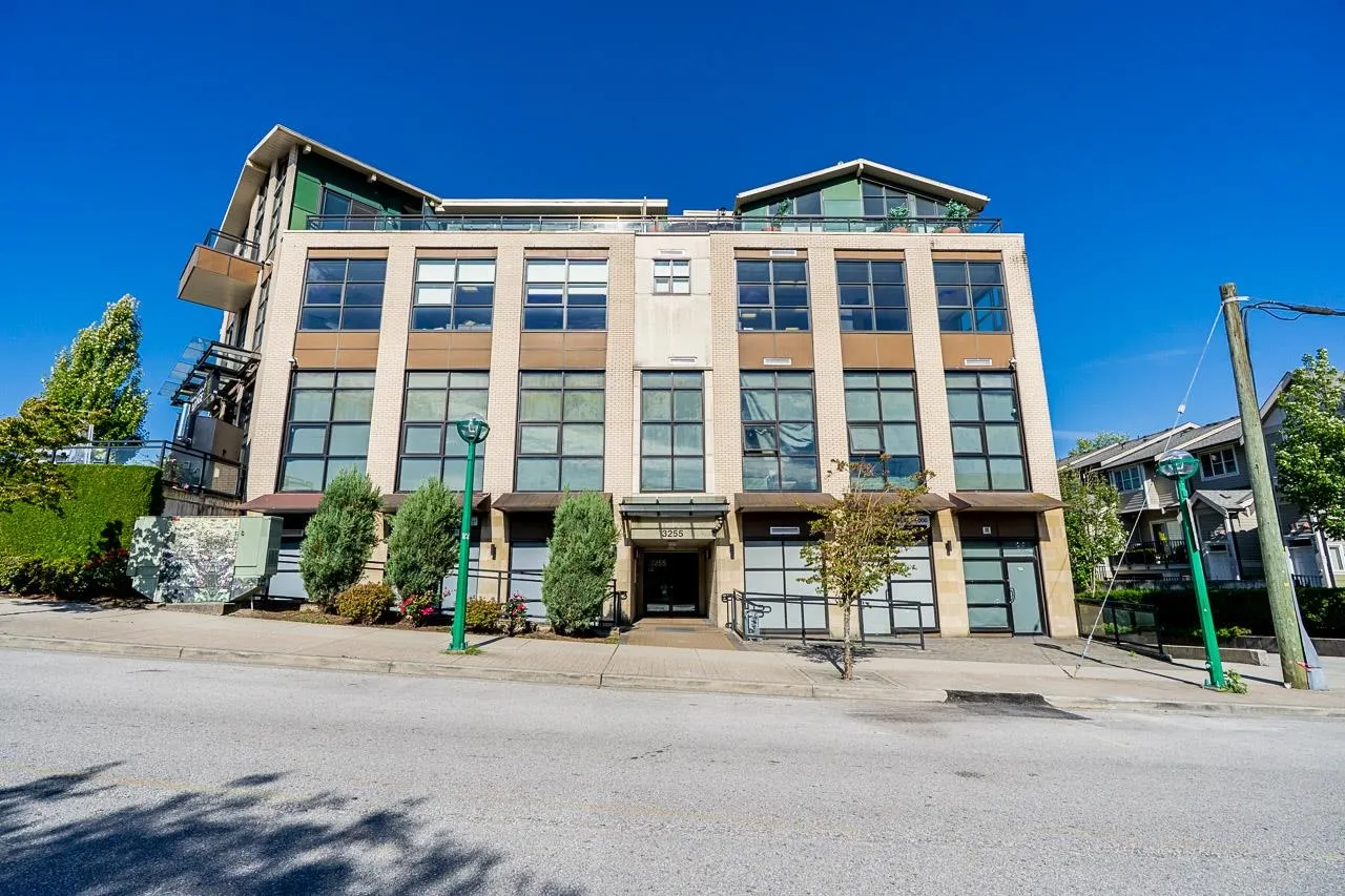 PH2 3255 Smith Avenue