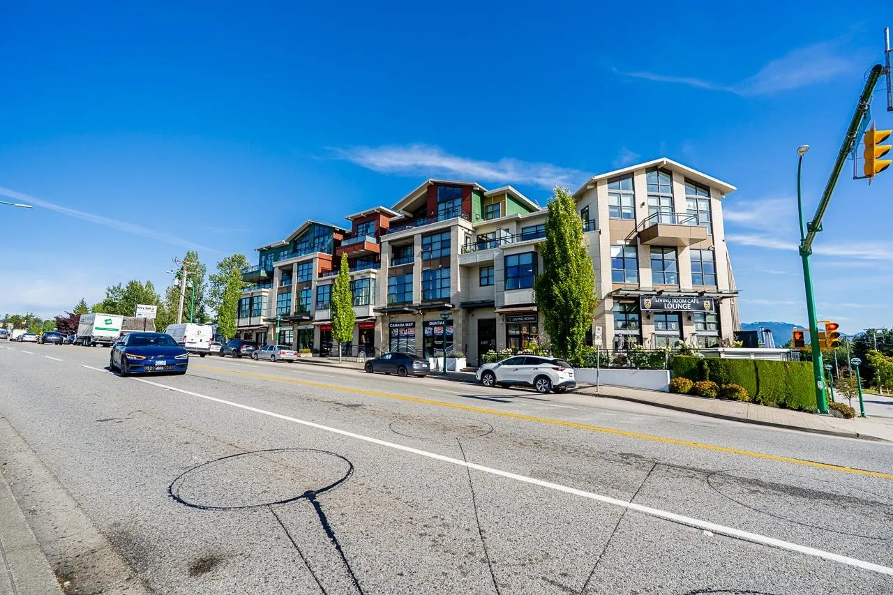 PH2 3255 Smith Avenue