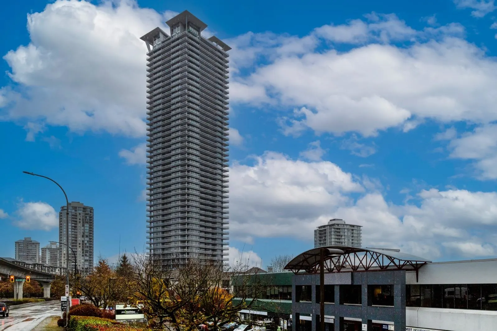 11XX 4720 Lougheed Highway