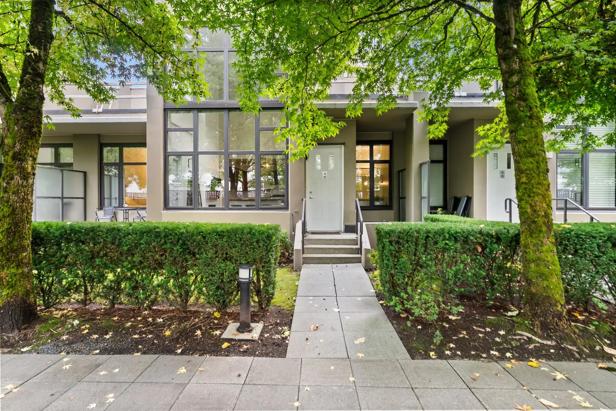 TH4 2355 Madison Avenue