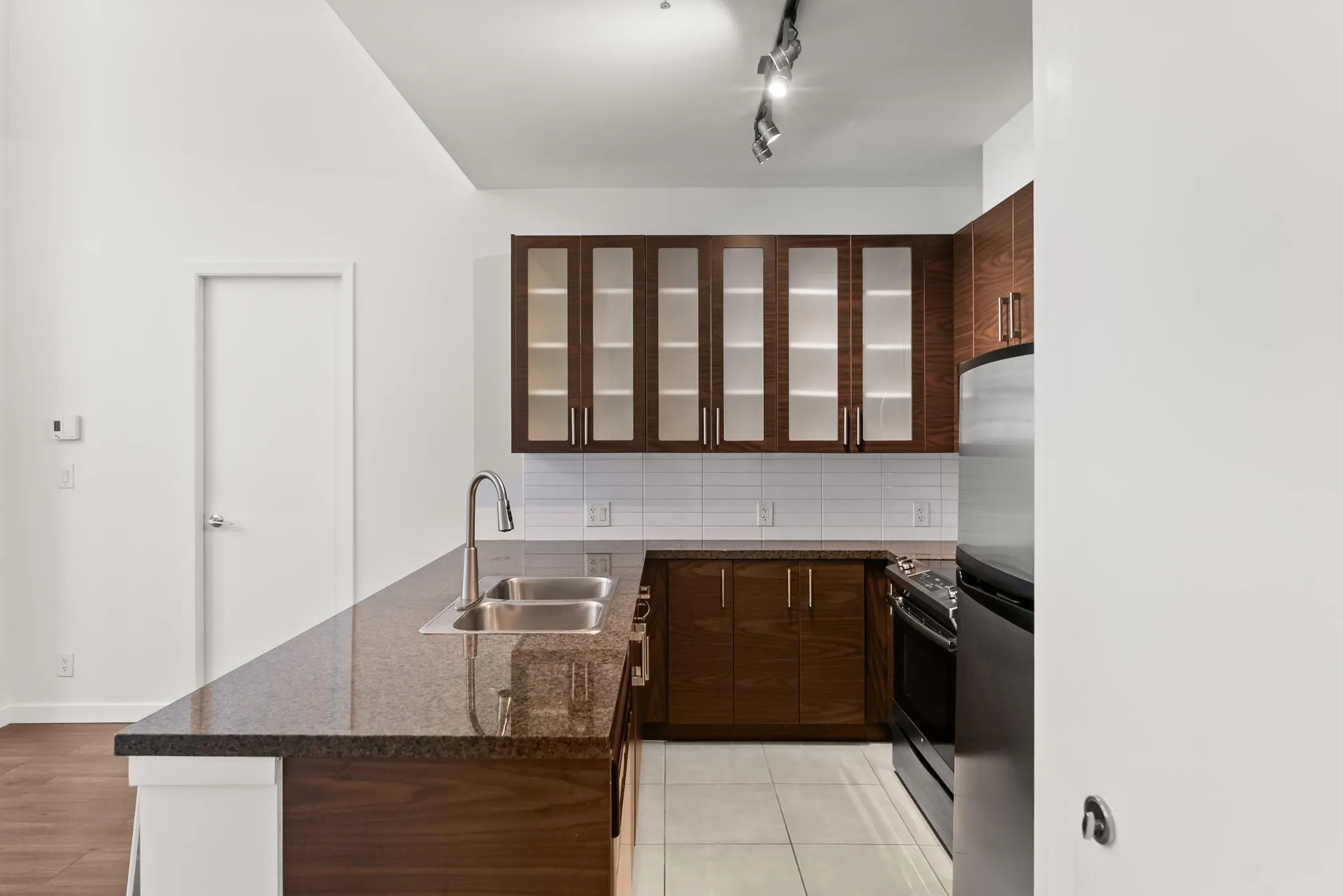 TH4 2355 Madison Avenue