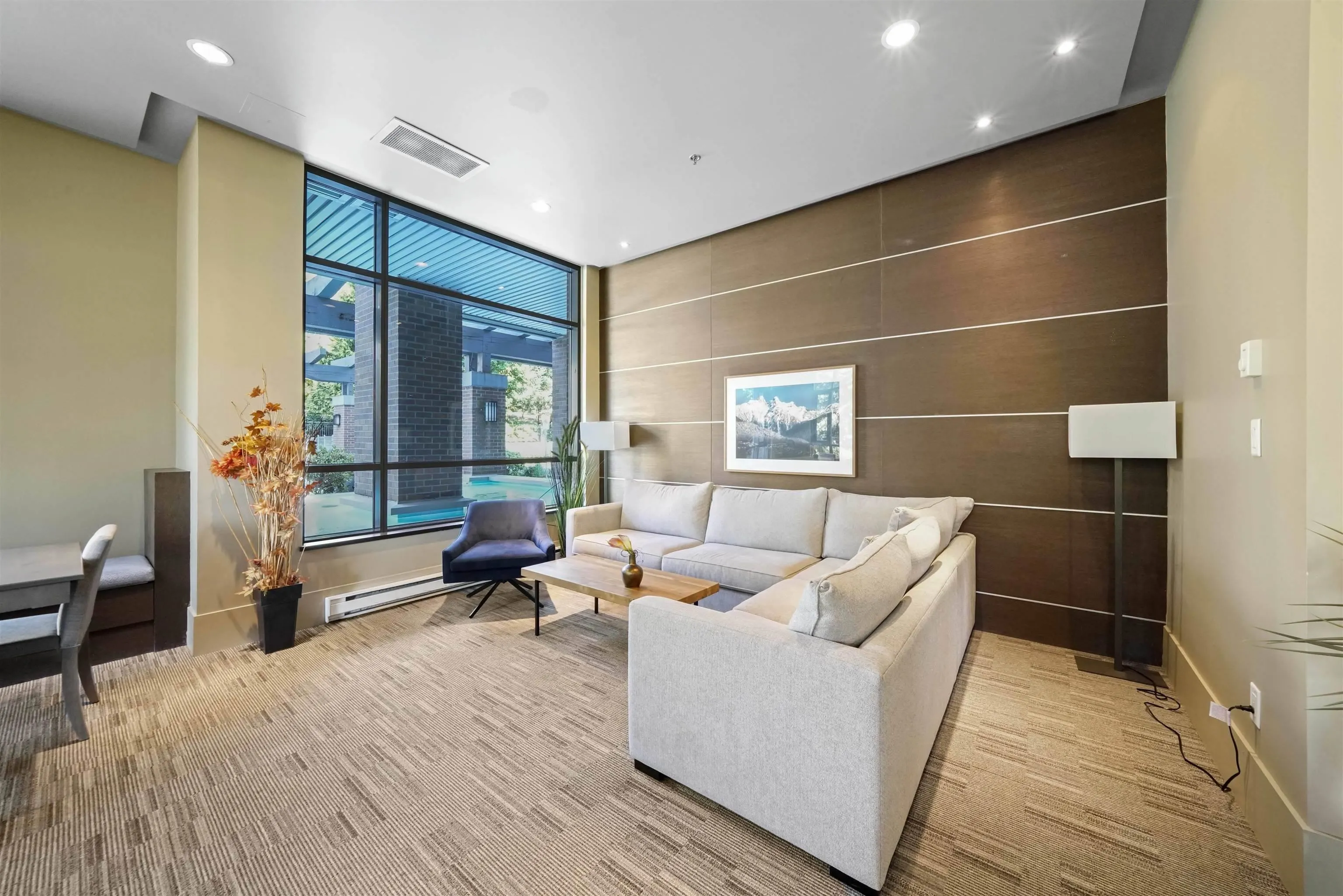 2608 4888 Brentwood Drive