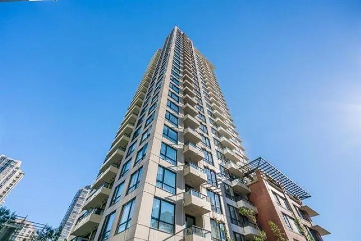 1506 977 Mainland Street