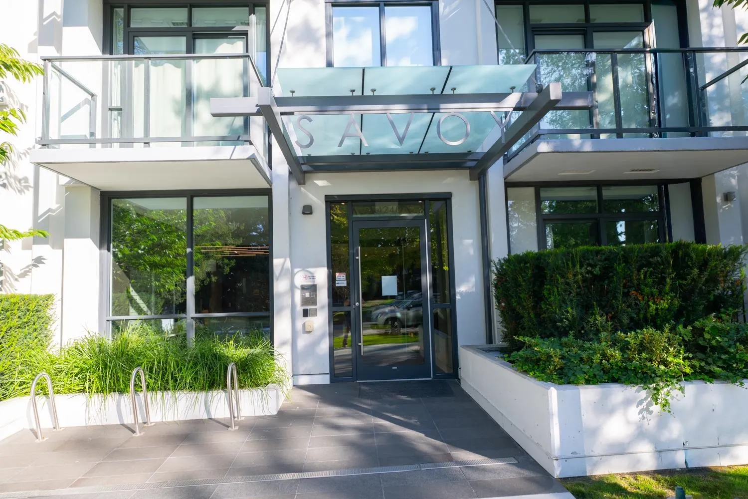 212 4240 Cambie Street