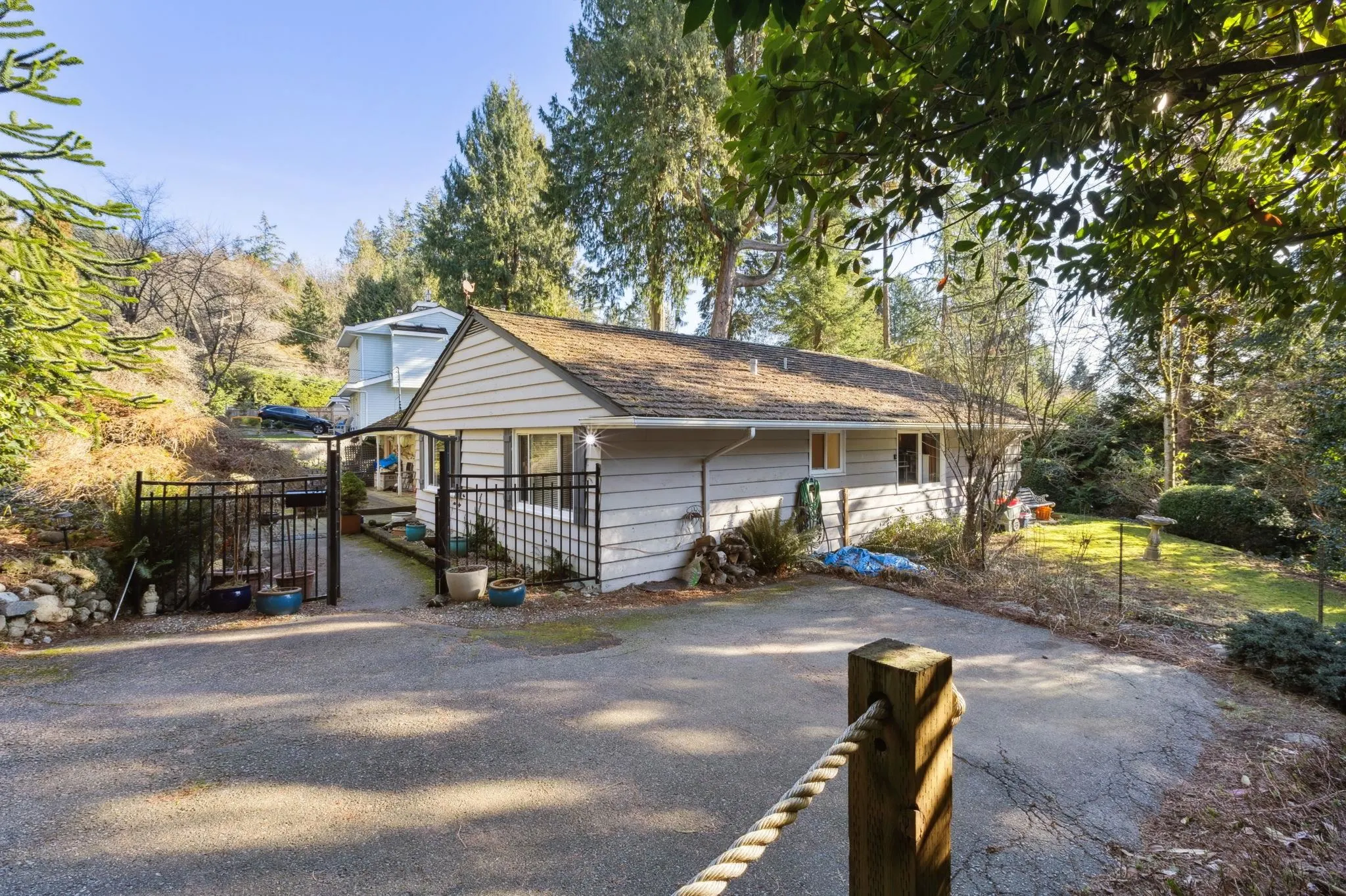 4028 Rose Crescent
