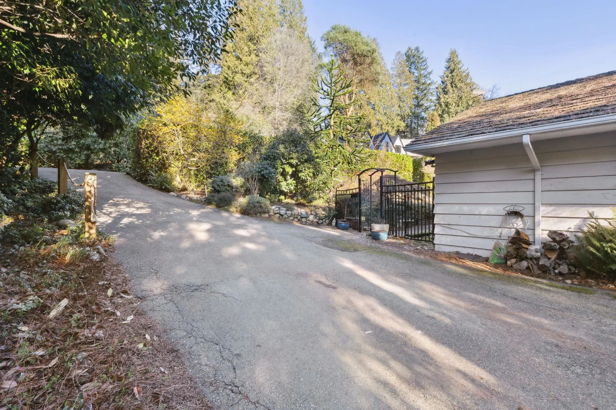 4028 Rose Crescent
