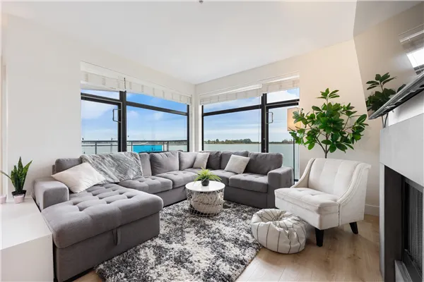 210 14200 Riverport Way