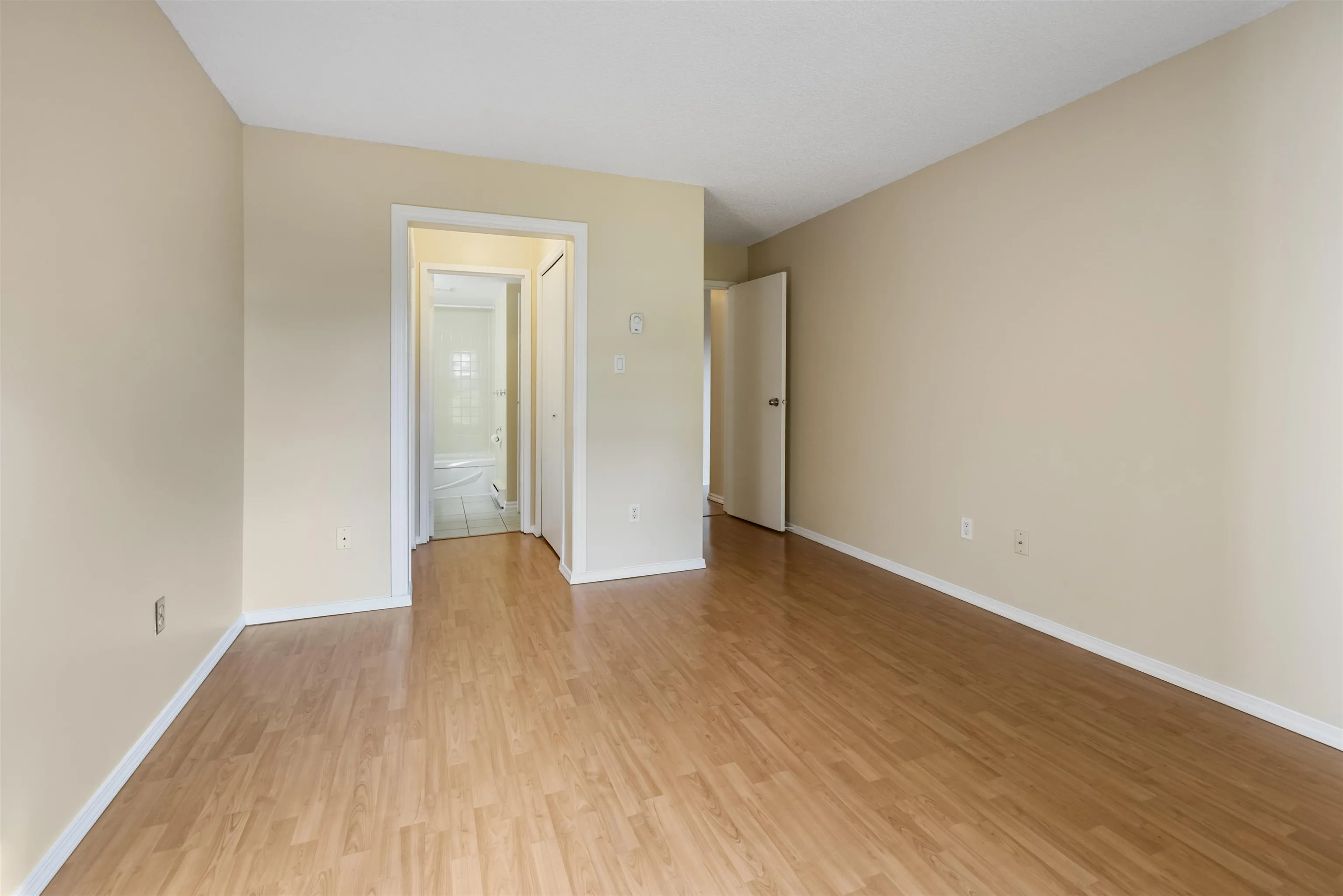 209 15268 100 Avenue