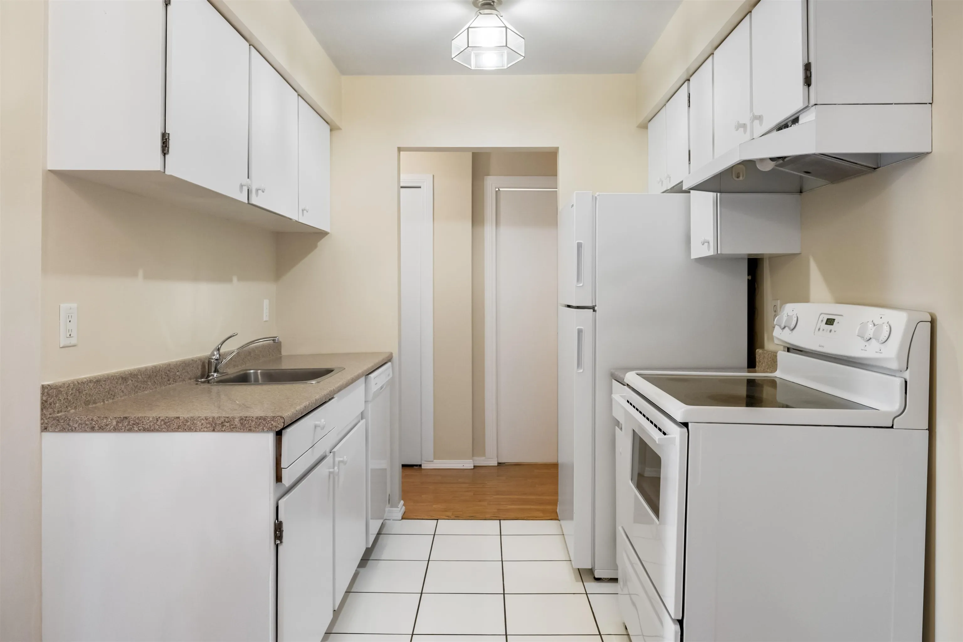 209 15268 100 Avenue