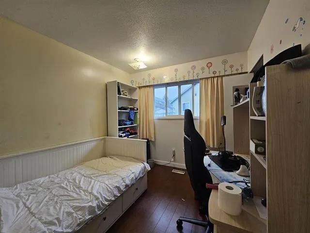 1208 Entrance Court