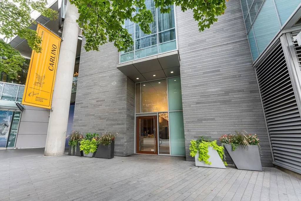 2505 1111 Alberni Street