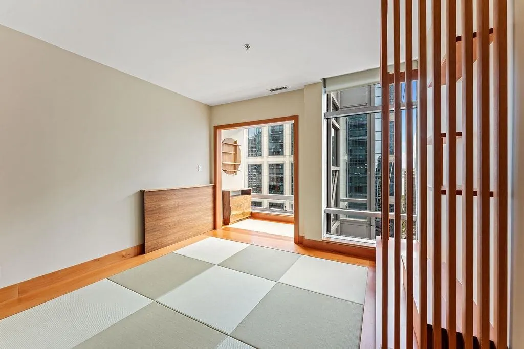 2505 1111 Alberni Street