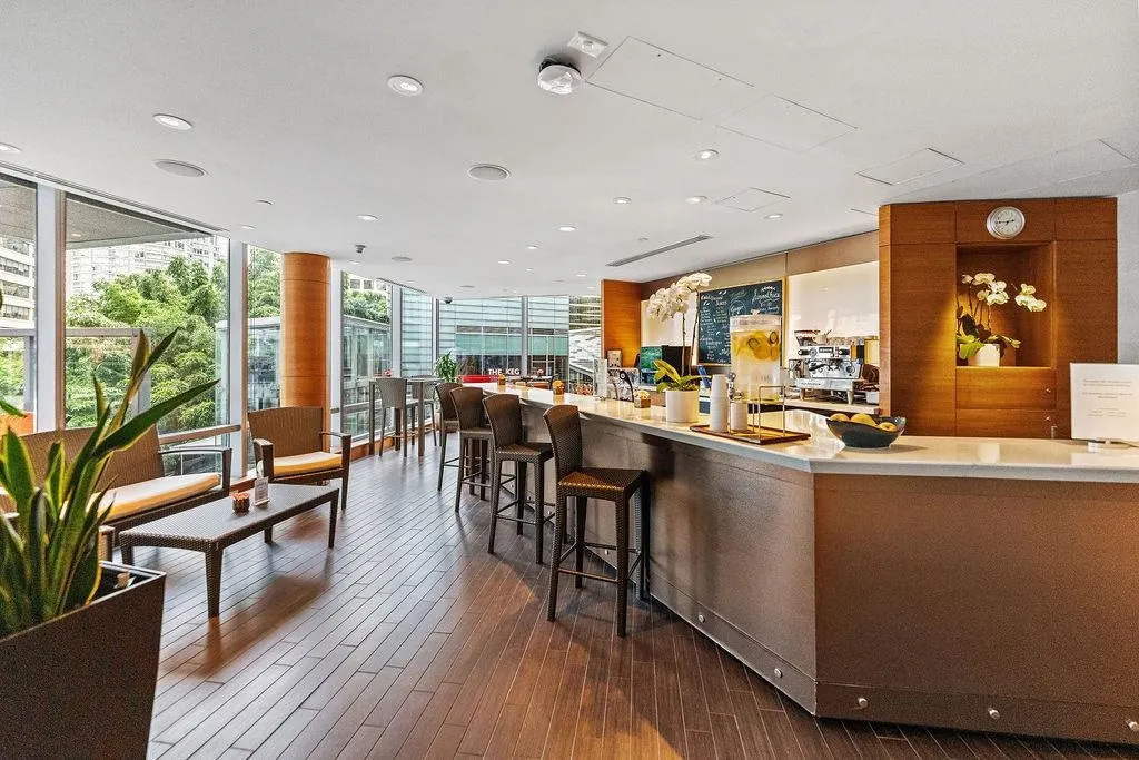 2505 1111 Alberni Street