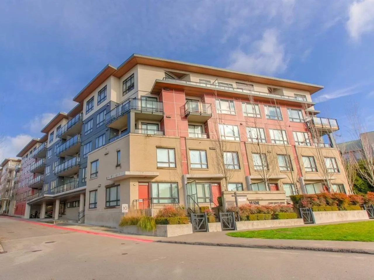 205 13919 Fraser Highway