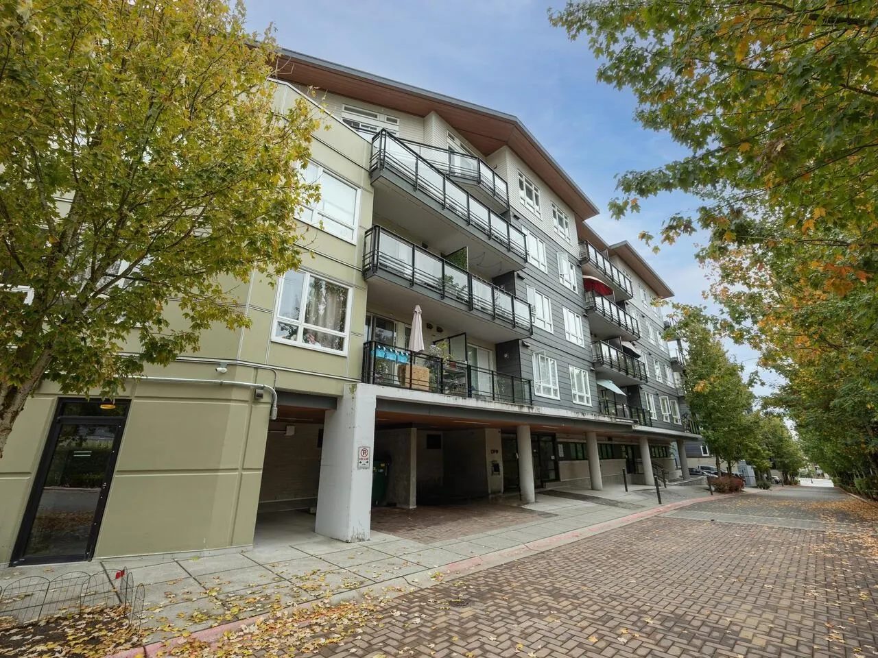 205 13919 Fraser Highway