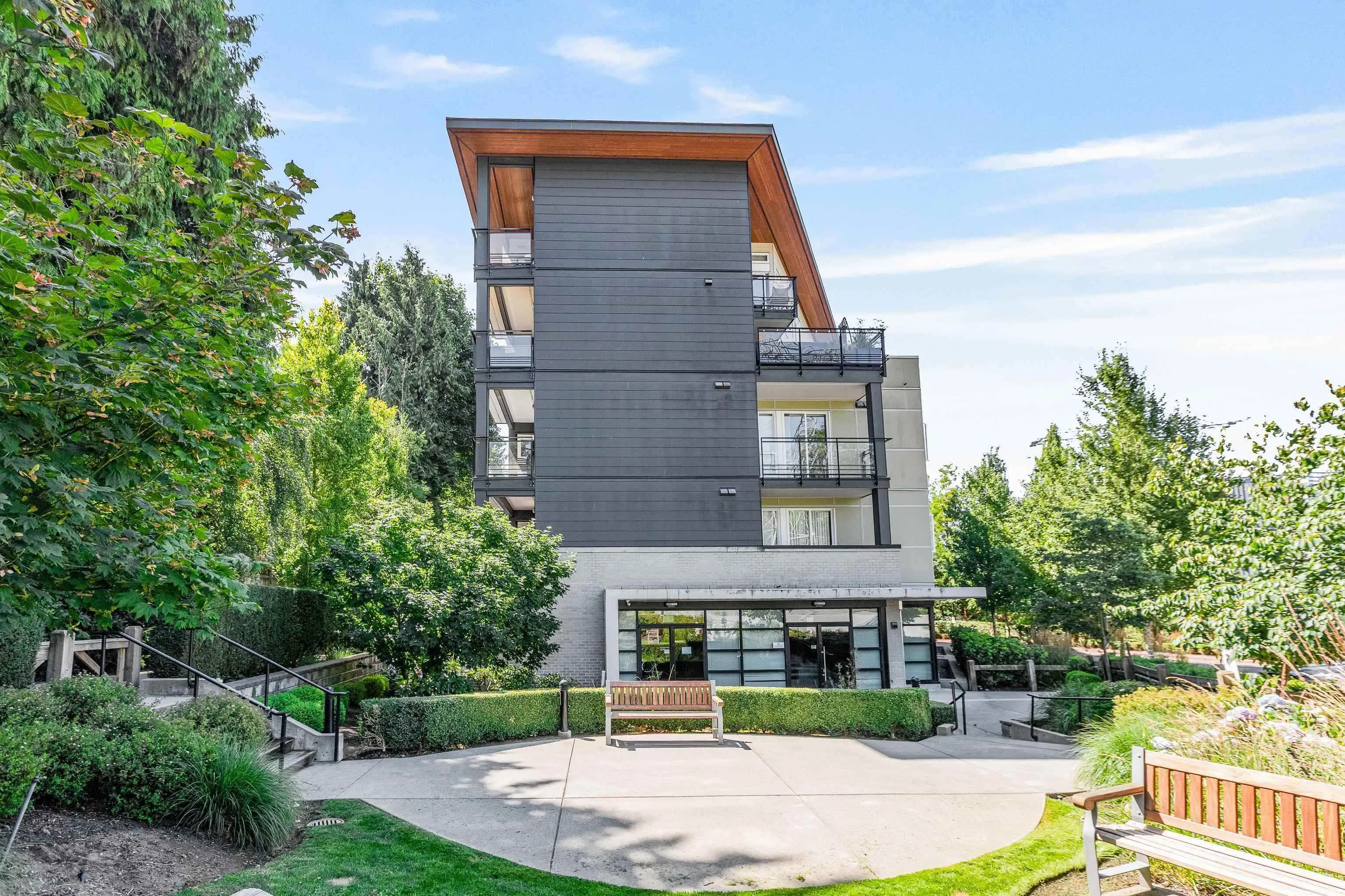 205 13919 Fraser Highway