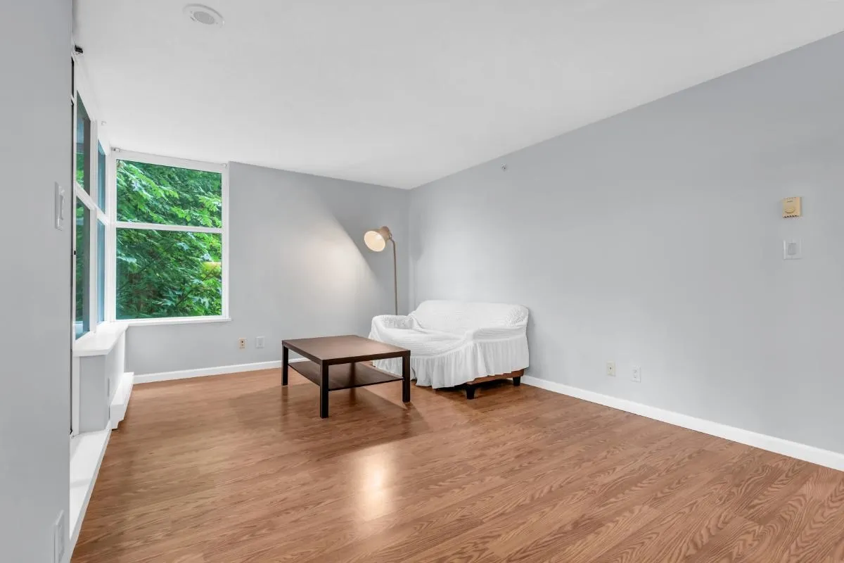 2xx 9232 University Crescent